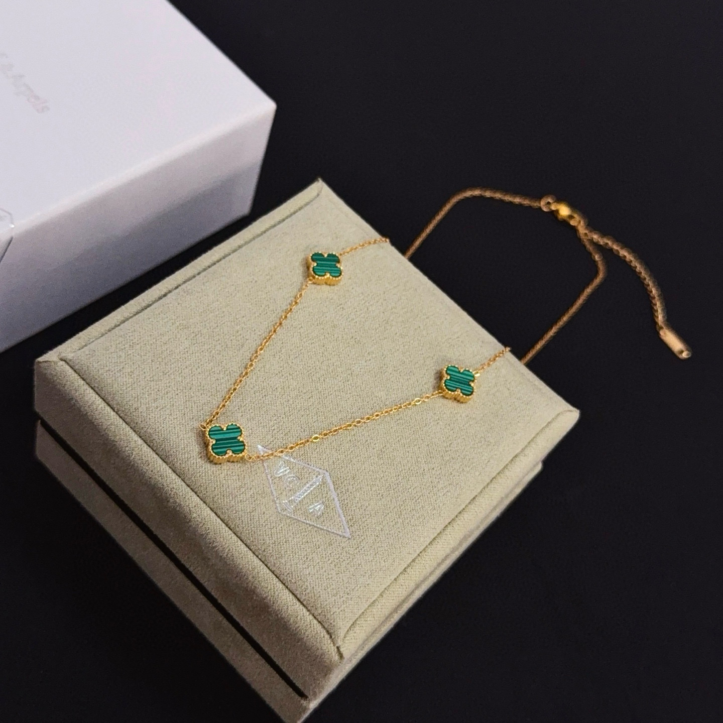 〔精工原版〕VCA四叶草🍀梵克雅🍛项链，经典之作 官网同款 时尚潮流 采用多层次金属雕刻设计 使花瓣更立