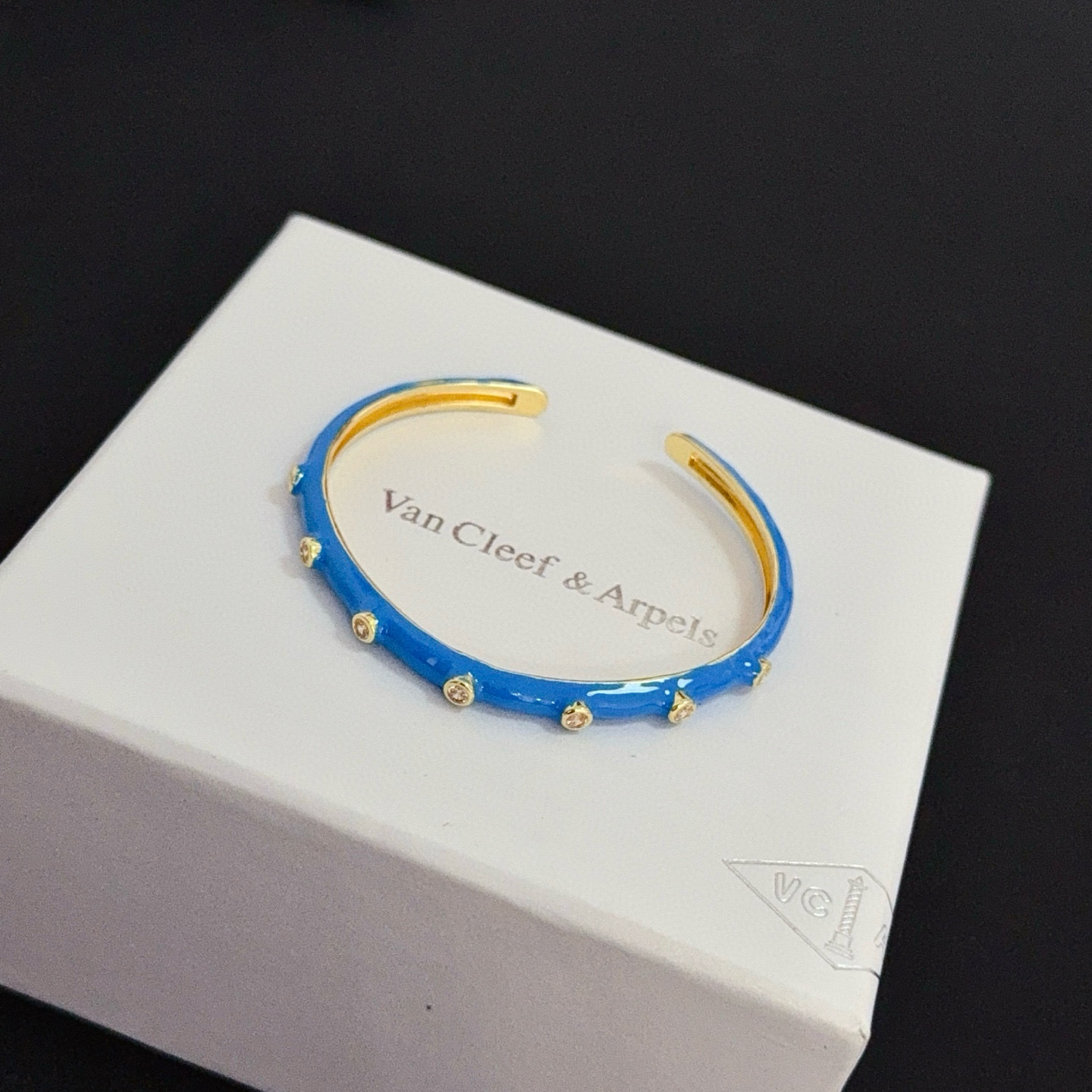 〔精工原版〕VCA四叶草🍀梵克雅🍛手镯 经典之作 官网同款 时尚潮流 采用多层次金属雕刻设计 使花瓣更立