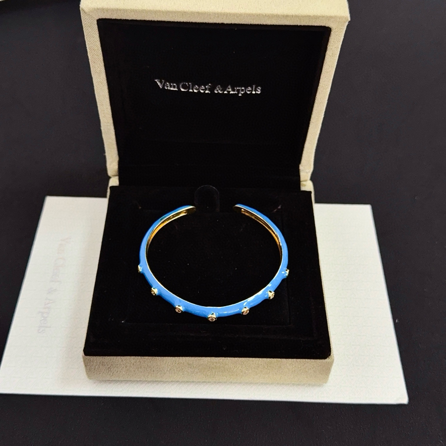 〔精工原版〕VCA四叶草🍀梵克雅🍛手镯 经典之作 官网同款 时尚潮流 采用多层次金属雕刻设计 使花瓣更立