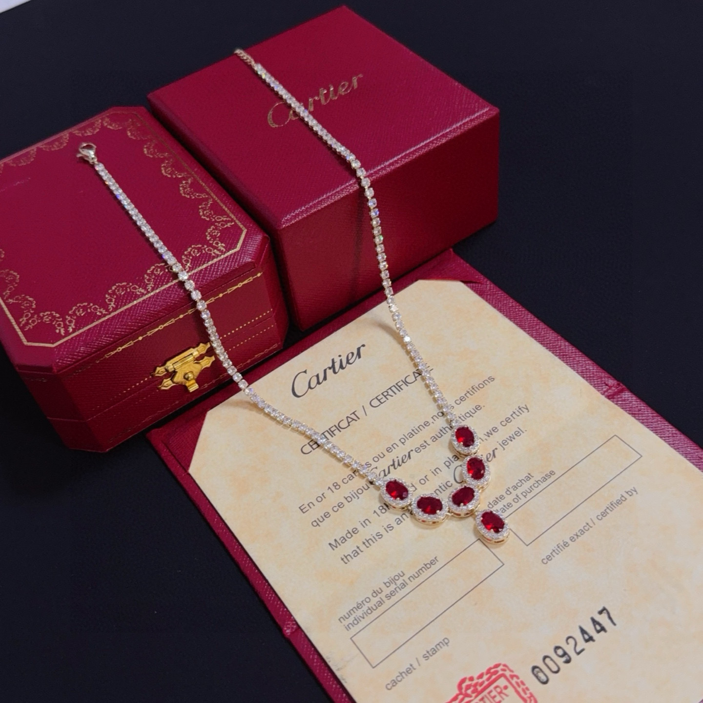 卡地亚镶钻项链 高端定制版本 镶嵌钻工艺 V金材质 经典而时尚风格 用凌厉线条重构爱情美学！打破常规，镶