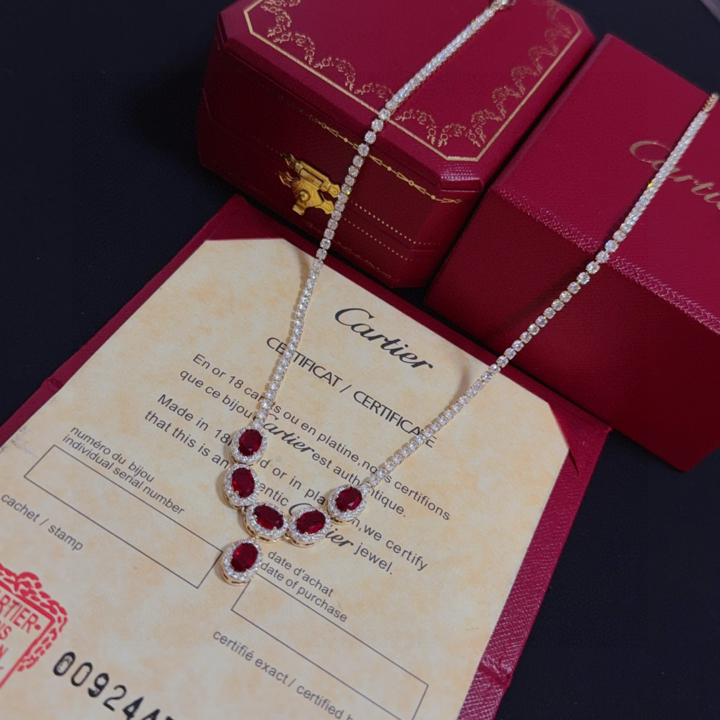 卡地亚镶钻项链 高端定制版本 镶嵌钻工艺 V金材质 经典而时尚风格 用凌厉线条重构爱情美学！打破常规，镶