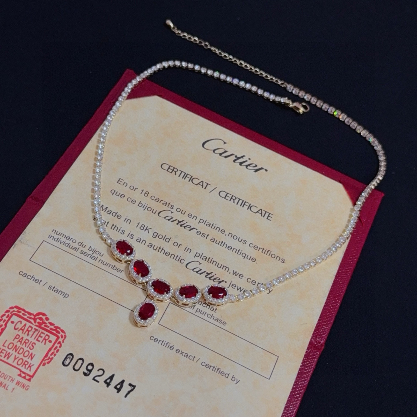 卡地亚镶钻项链 高端定制版本 镶嵌钻工艺 V金材质 经典而时尚风格 用凌厉线条重构爱情美学！打破常规，镶