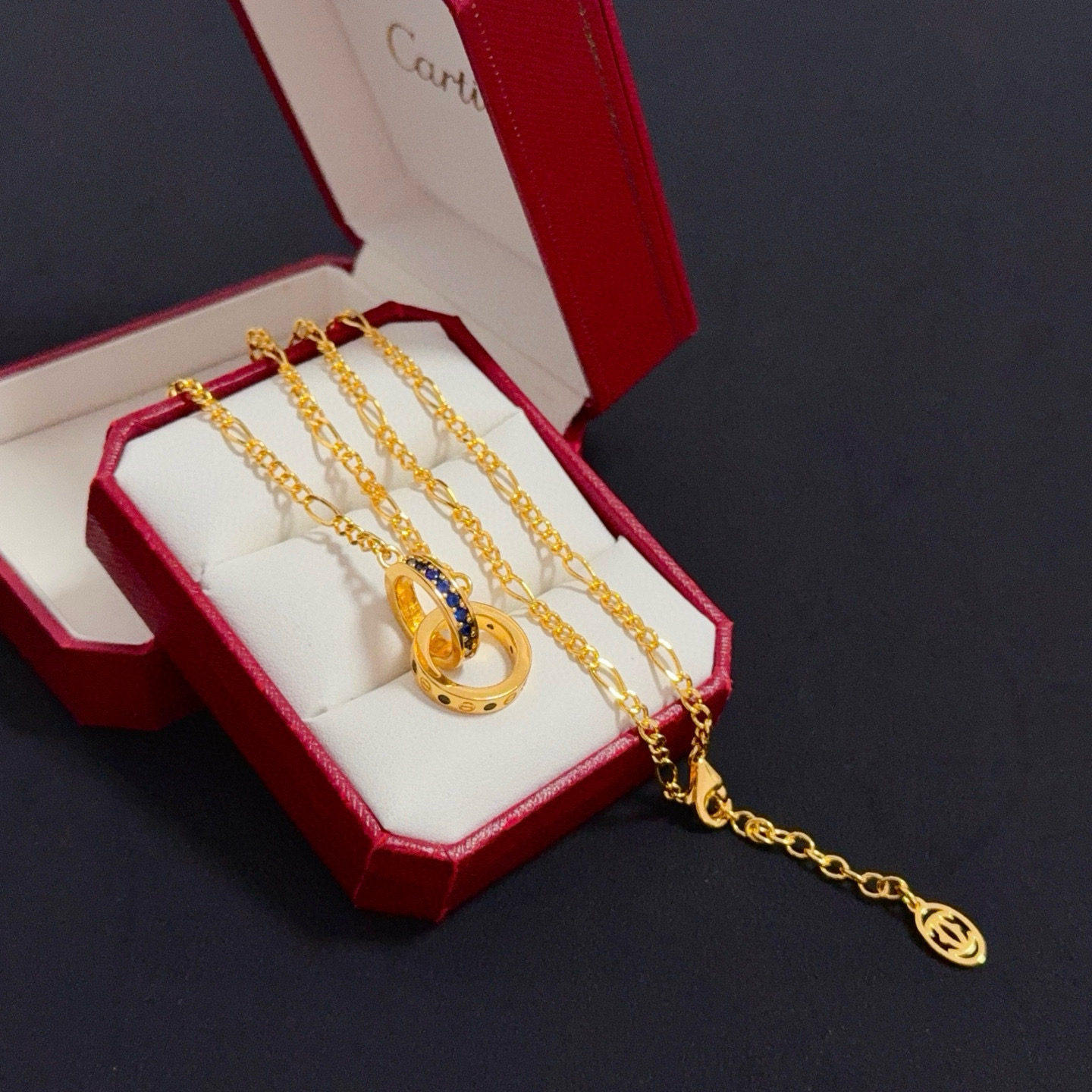 卡地亚镶钻项链 高端定制版本 镶嵌钻工艺 V金材质 经典而时尚风格 用凌厉线条重构爱情美学！打破常规，镶