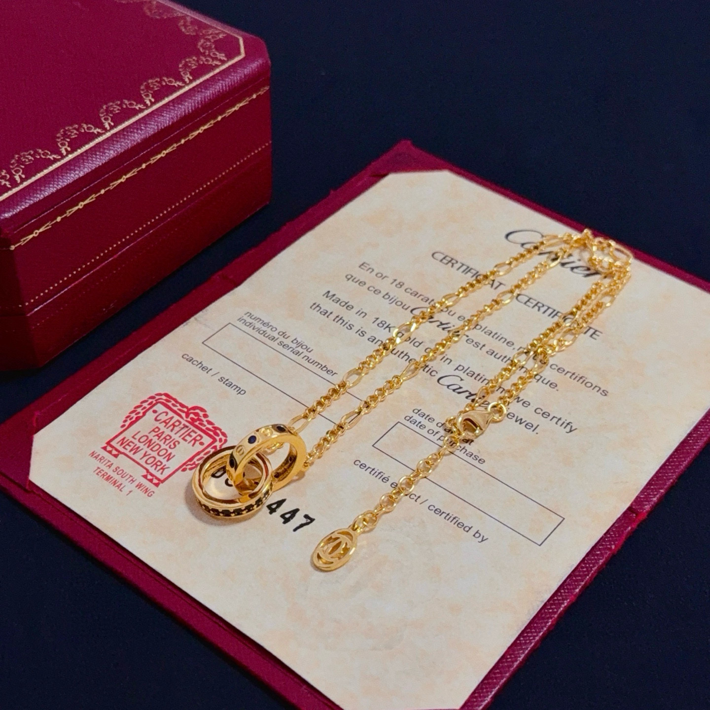 卡地亚镶钻项链 高端定制版本 镶嵌钻工艺 V金材质 经典而时尚风格 用凌厉线条重构爱情美学！打破常规，镶