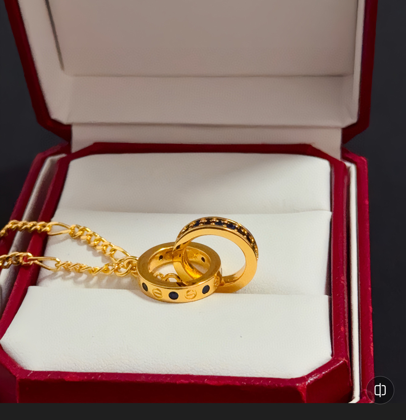 卡地亚镶钻项链 高端定制版本 镶嵌钻工艺 V金材质 经典而时尚风格 用凌厉线条重构爱情美学！打破常规，镶