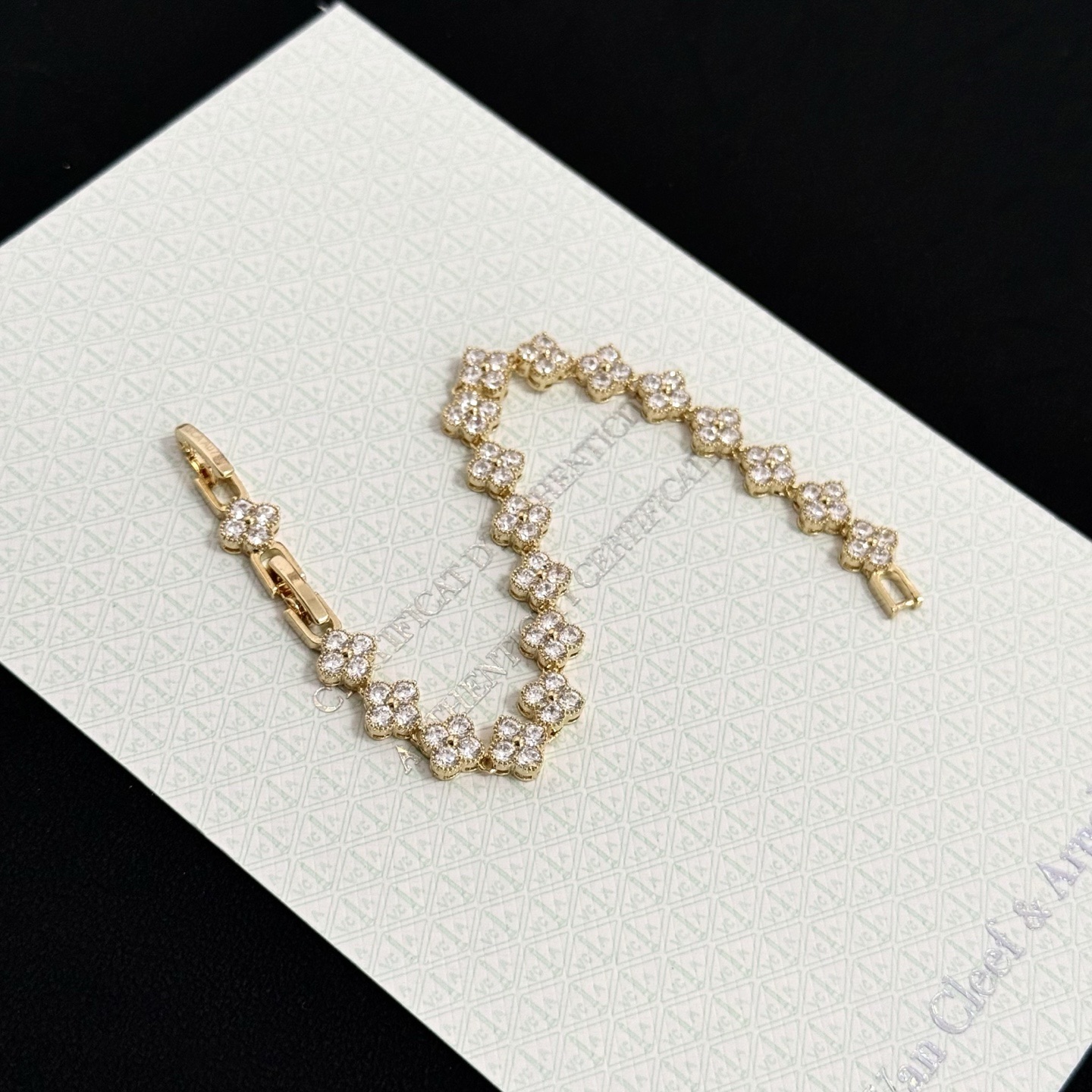 〔精工原版〕圣诞🎄爆款 VCA四叶草🍀梵克雅宝手链 V金等级 经典之作 官网同款 时尚潮流 采用多层次金