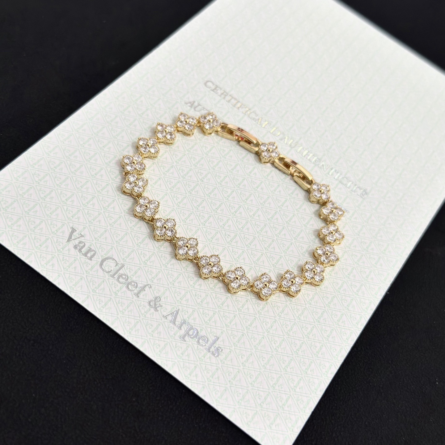 〔精工原版〕圣诞🎄爆款 VCA四叶草🍀梵克雅宝手链 V金等级 经典之作 官网同款 时尚潮流 采用多层次金