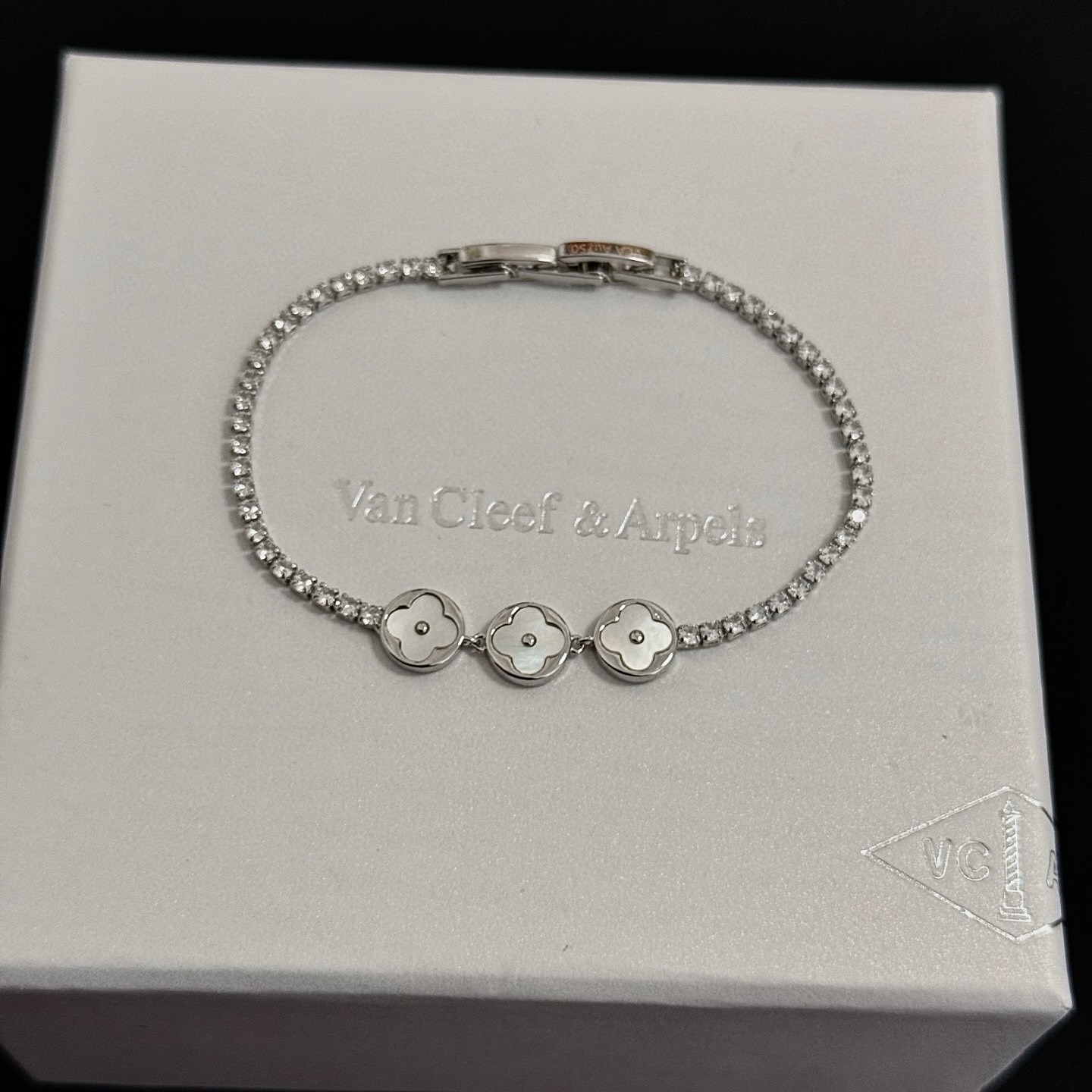 〔精工原版〕圣诞🎄爆款 VCA四叶草🍀梵克雅宝手链 V金等级 经典之作 官网同款 时尚潮流 采用多层次金