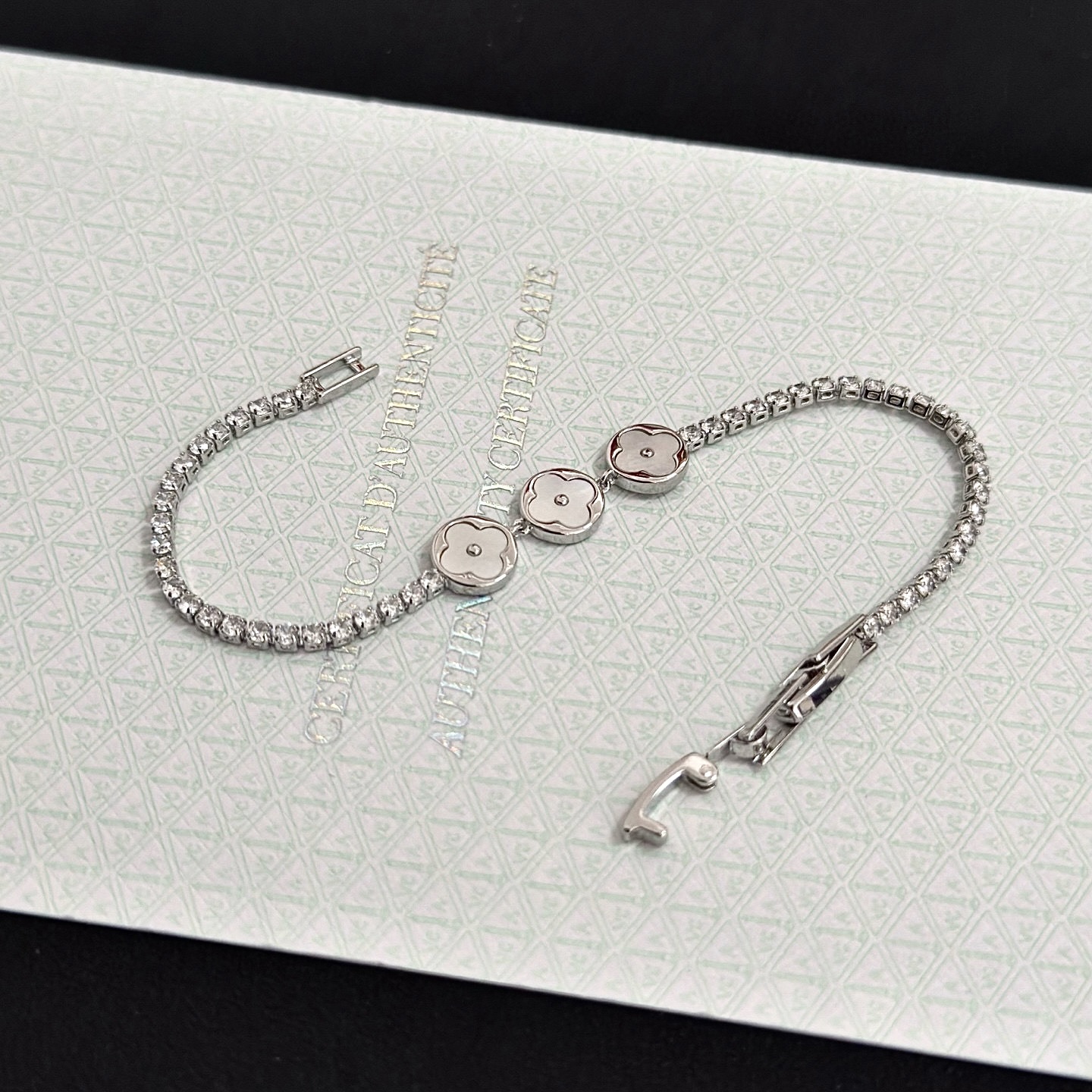 〔精工原版〕圣诞🎄爆款 VCA四叶草🍀梵克雅宝手链 V金等级 经典之作 官网同款 时尚潮流 采用多层次金