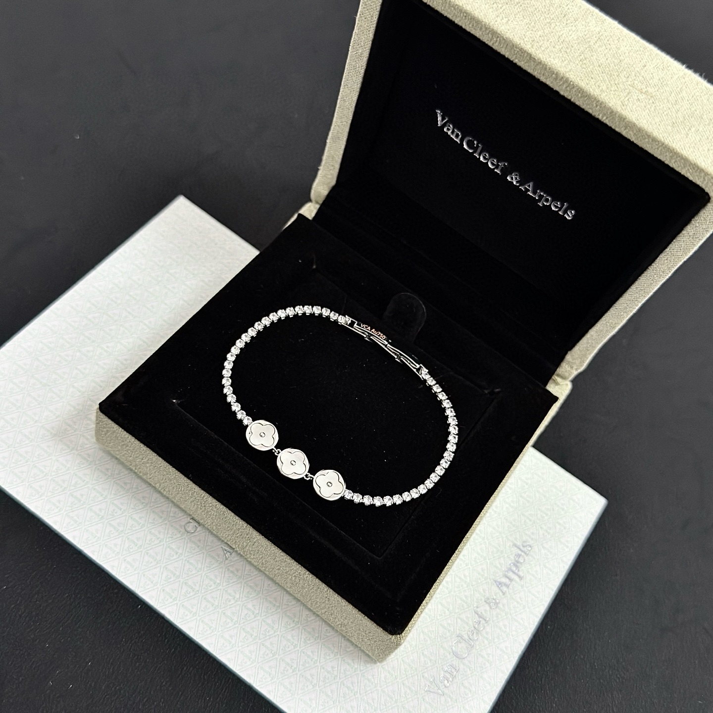 〔精工原版〕圣诞🎄爆款 VCA四叶草🍀梵克雅宝手链 V金等级 经典之作 官网同款 时尚潮流 采用多层次金