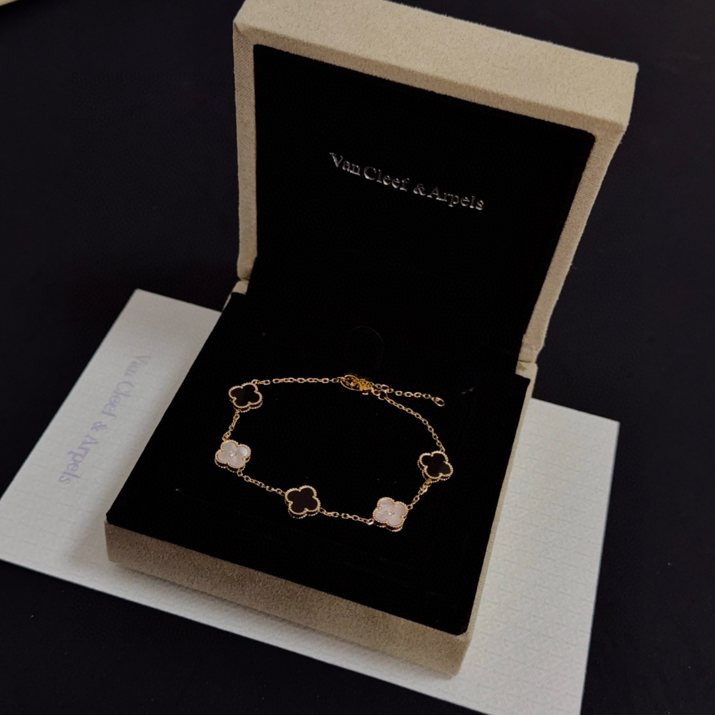 〔精工原版〕爆款 VCA四叶草🍀梵克雅宝手链 V金等级 经典之作 官网同款 时尚潮流 采用多层次金属雕刻