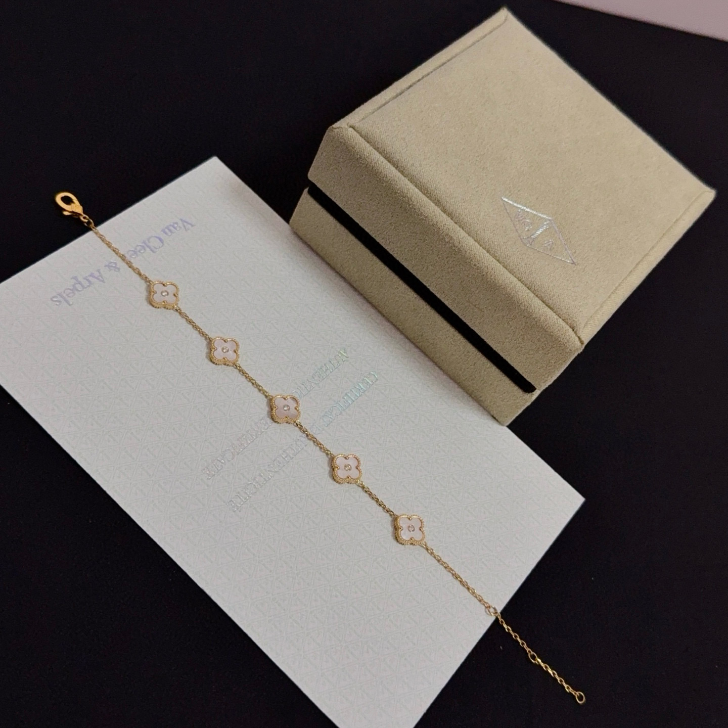 〔精工原版〕爆款 VCA四叶草🍀梵克雅宝手链 V金等级 经典之作 官网同款 时尚潮流 采用多层次金属雕刻