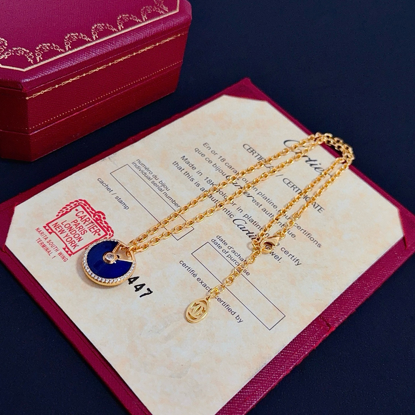 卡地亚镶钻项链 高端定制版本 镶嵌钻工艺 V金材质 经典而时尚风格 用凌厉线条重构爱情美学！打破常规，镶