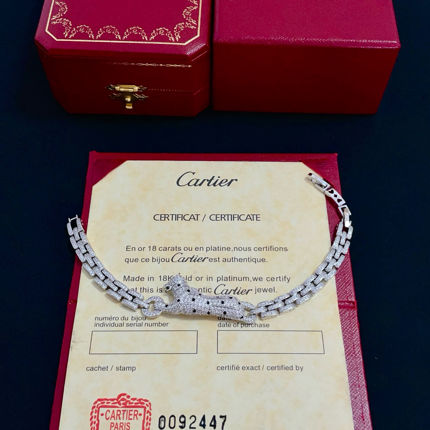 卡地亚镶钻猎豹手链 高端定制版本 镶嵌钻工艺 V金材质 经典而时尚风格 用凌厉线条重构爱情美学！打破常规