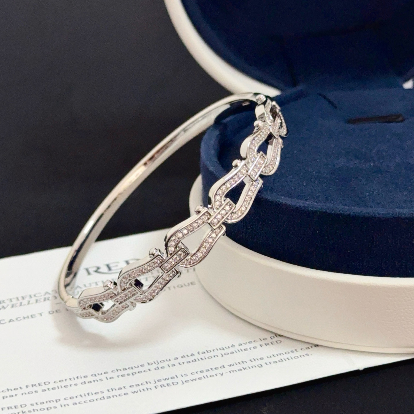 ❤火爆🎉 𝗙𝗥𝗘𝗗 费雷德满钻马蹄扣手镯 经典百搭，网红达人 时尚一族备必‬单品，时尚精致，1：1对版定
