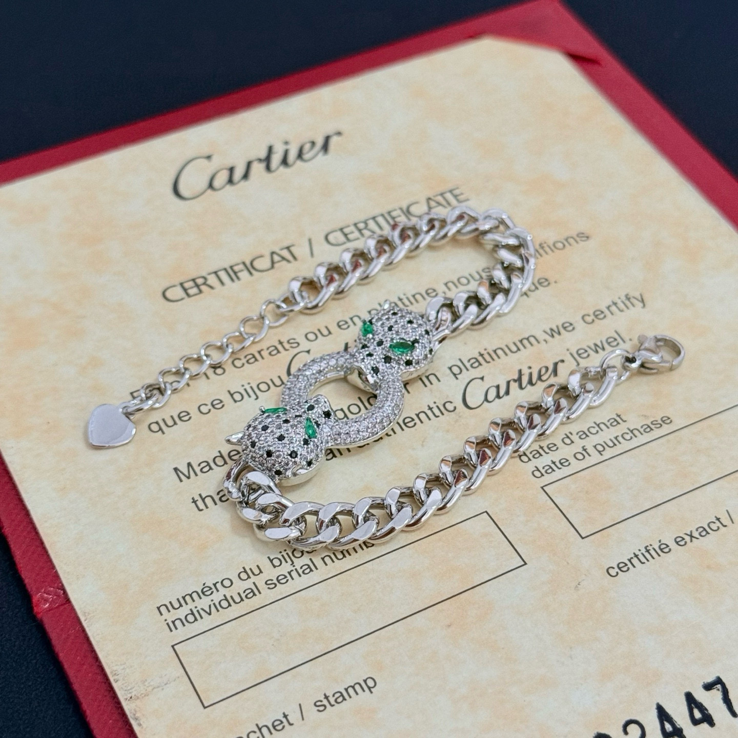 卡地亚镶钻猎豹手链 高端定制版本 镶嵌钻工艺 V金材质 经典而时尚风格 用凌厉线条重构爱情美学！打破常规