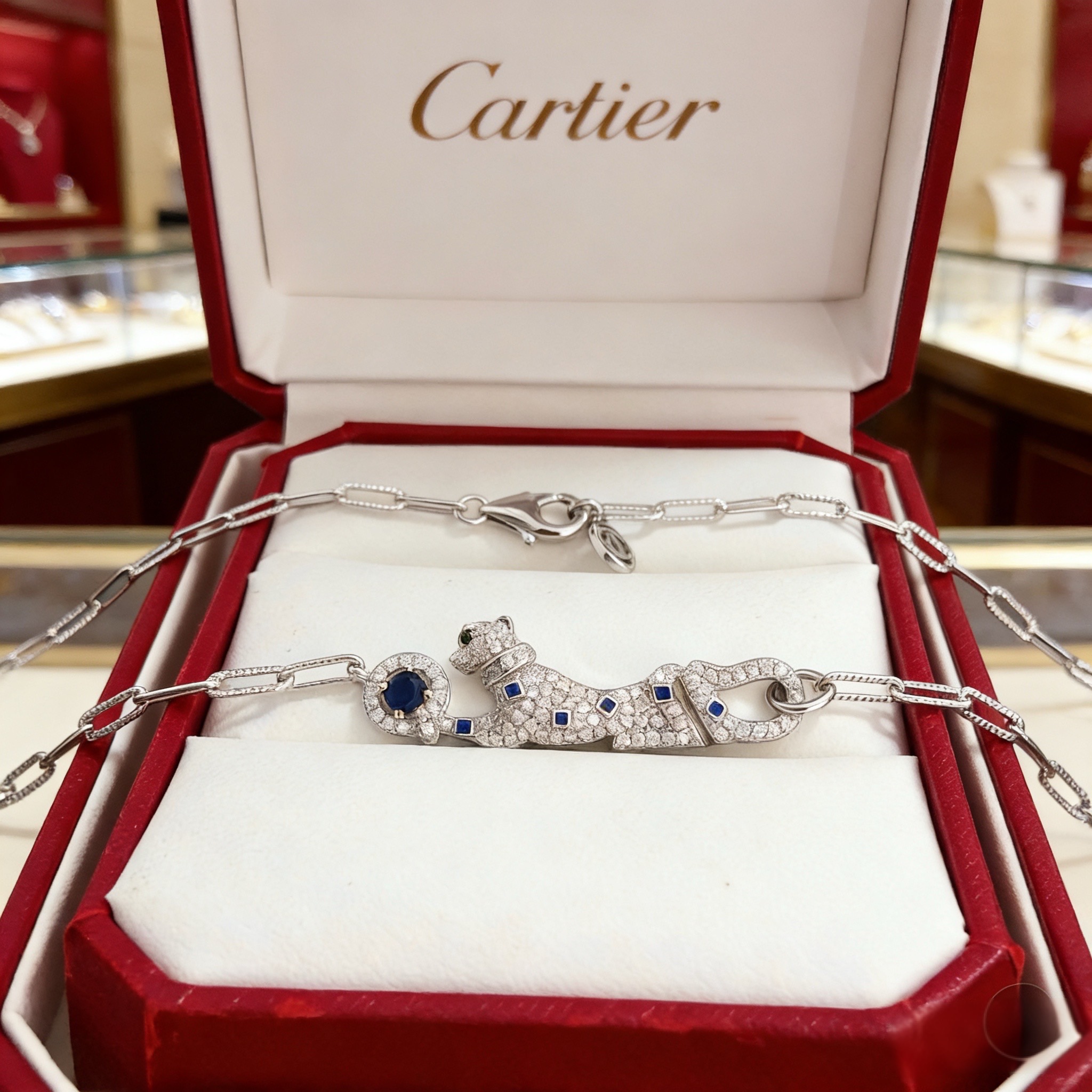 卡地亚镶钻猎豹项链 高端定制版本 镶嵌钻工艺 V金材质 经典而时尚风格 用凌厉线条重构爱情美学！打破常规