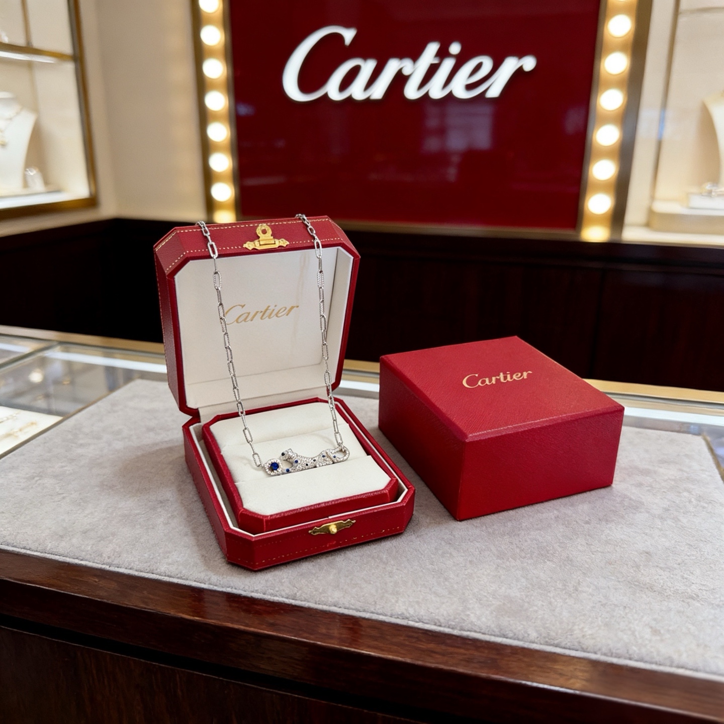 卡地亚镶钻猎豹项链 高端定制版本 镶嵌钻工艺 V金材质 经典而时尚风格 用凌厉线条重构爱情美学！打破常规