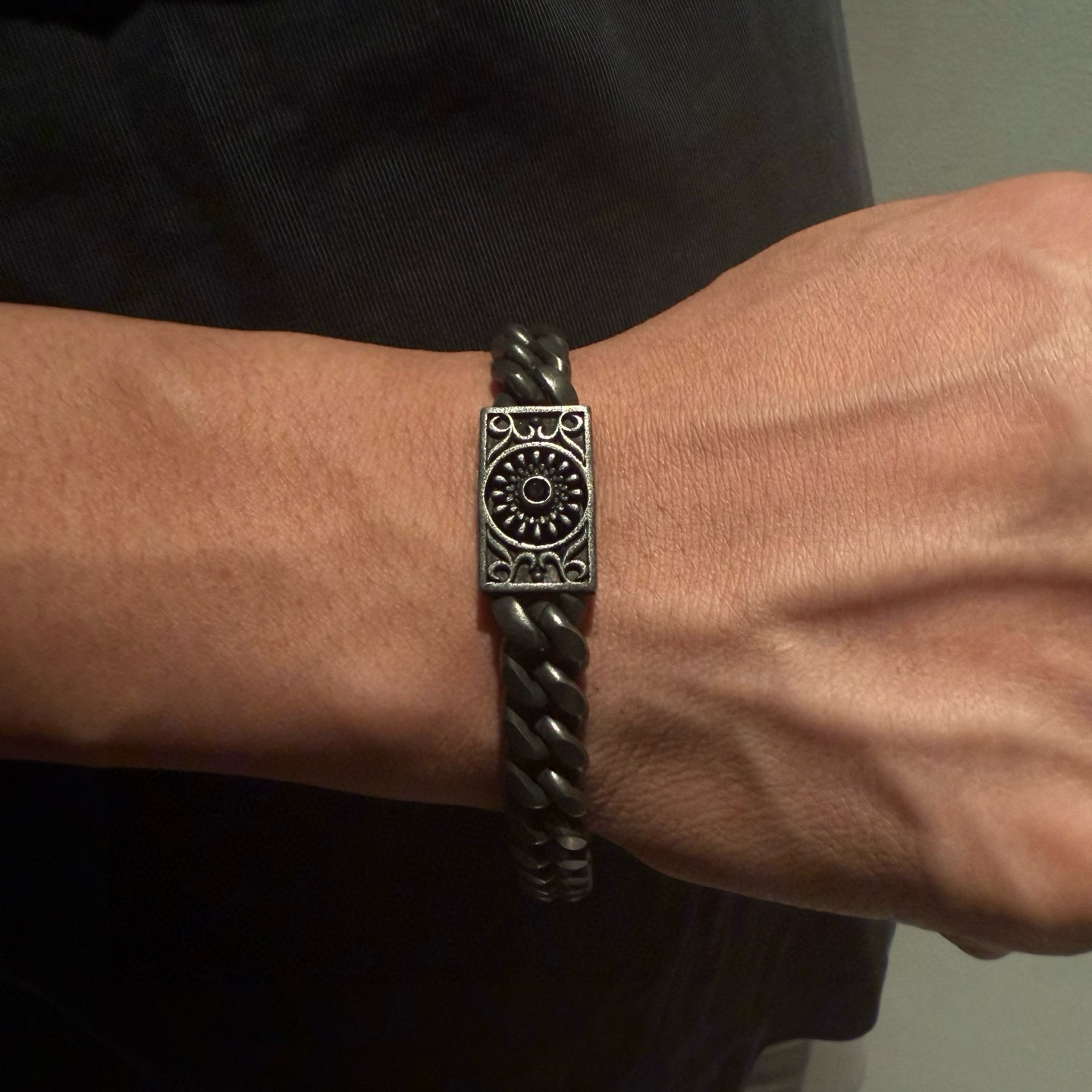 专柜品质Chrome Hearts克罗心手链，凹凸造型不同的花纹设计风格 呈现出与众不同 十字架 童军花