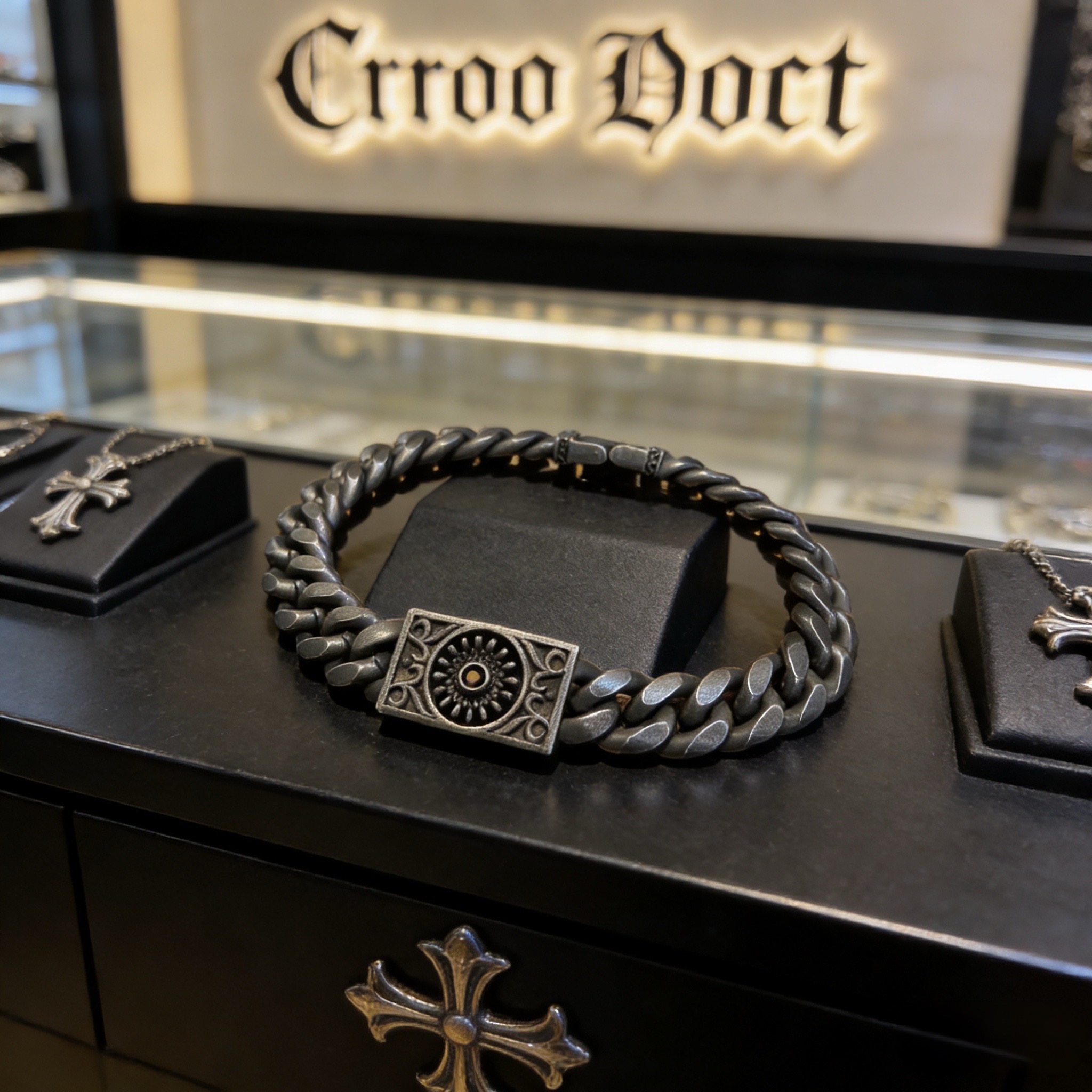 专柜品质Chrome Hearts克罗心手链，凹凸造型不同的花纹设计风格 呈现出与众不同 十字架 童军花