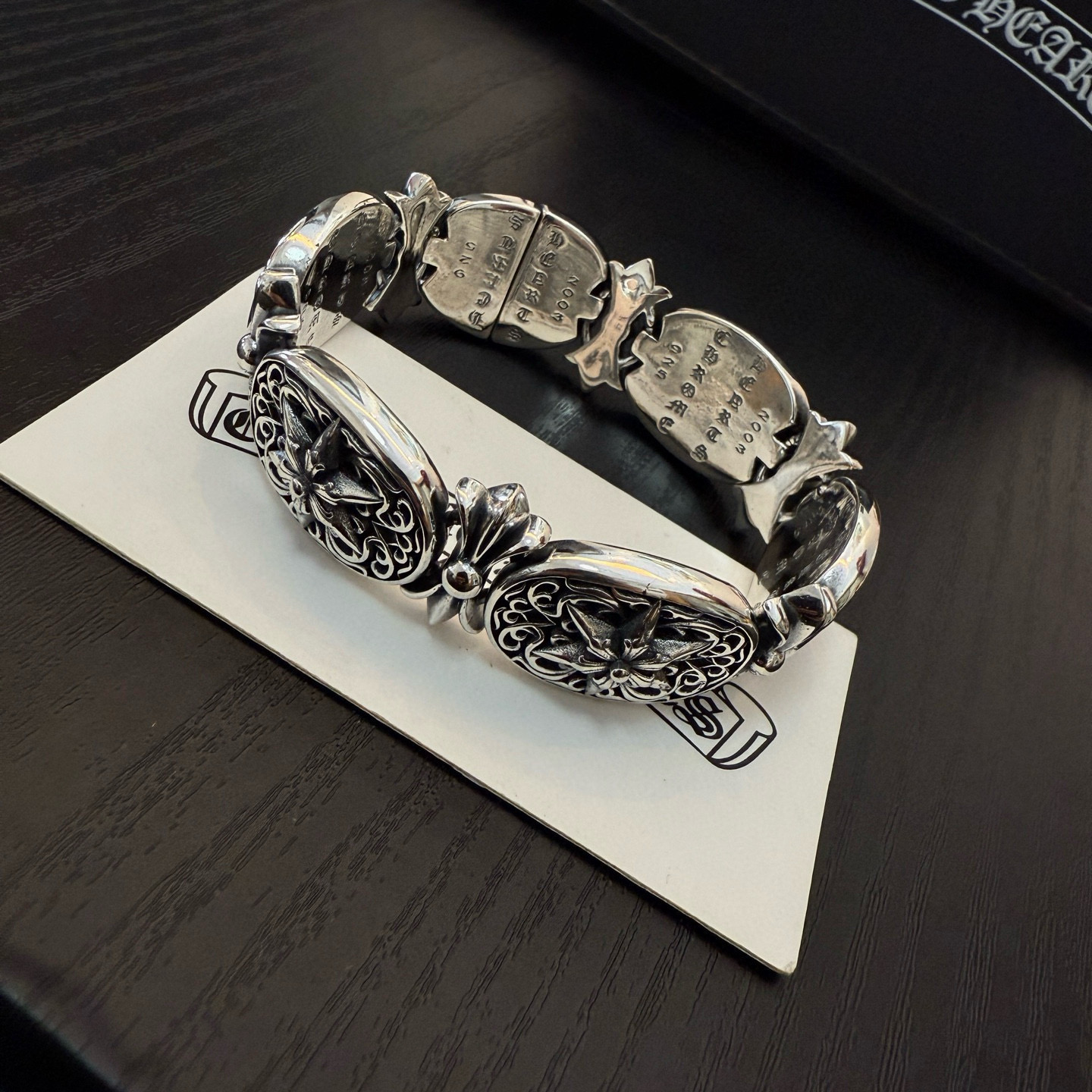 新款【专柜品质】Chrome Hearts克罗心经典复古六星芒手链 凹凸造型不同的花纹设计风格 呈现出与