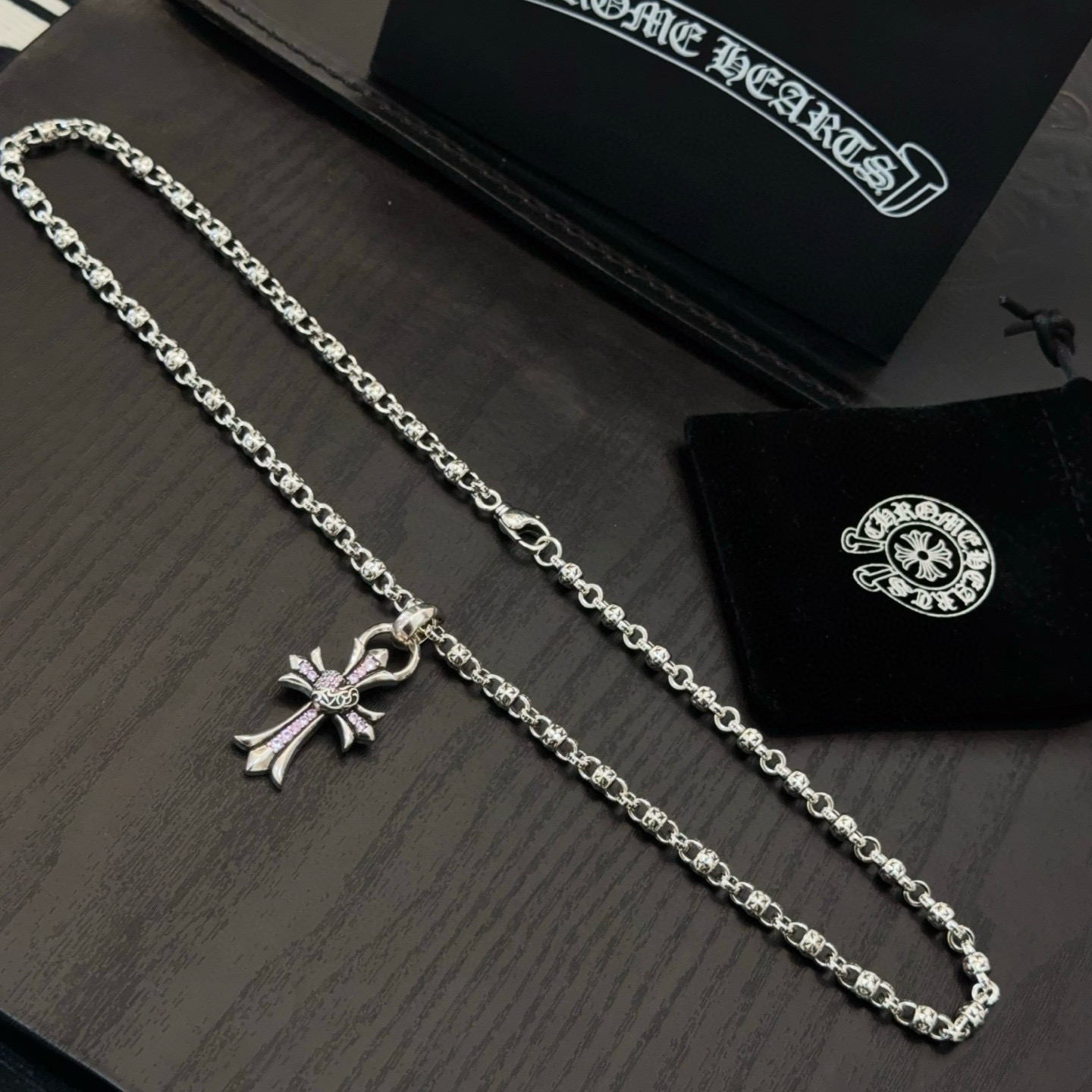 新款【专柜品质】Chrome Hearts克罗心经典复古花球项链，粉钻爱心十字架吊坠 凹凸造型不同的花纹