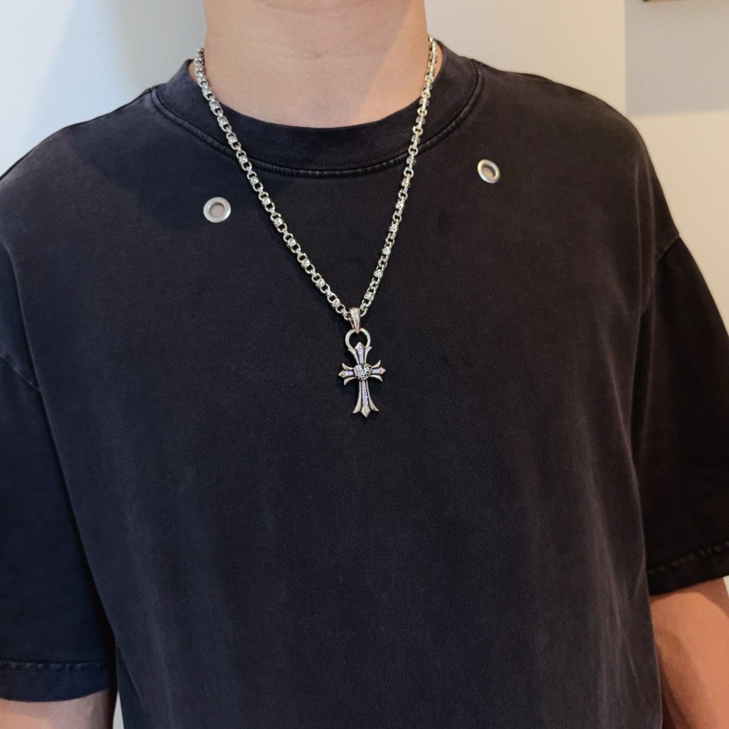 新款【专柜品质】Chrome Hearts克罗心经典复古花球项链，粉钻爱心十字架吊坠 凹凸造型不同的花纹