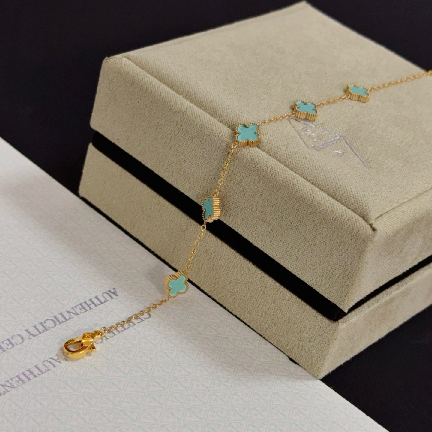 〔精工原版〕VCA四叶草🍀梵克雅🍛手链 经典之作 官网同款 时尚潮流 采用多层次金属雕设计 使花瓣更立体