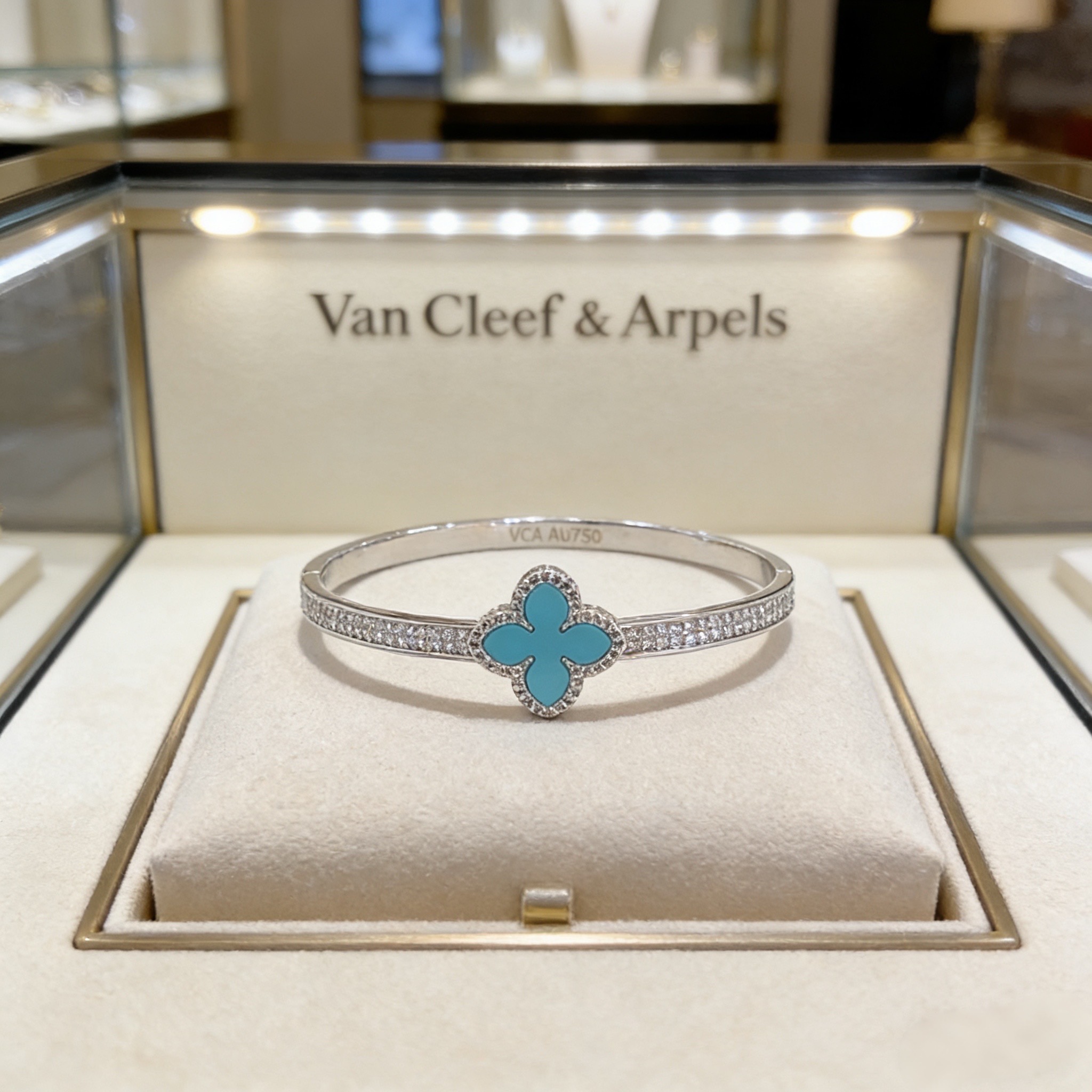 〔精工原版】爆款 VCA四叶草🍀梵克雅宝手镯 V金等级 经典之作 官网同款 时尚潮流 采用多层次金属雕刻