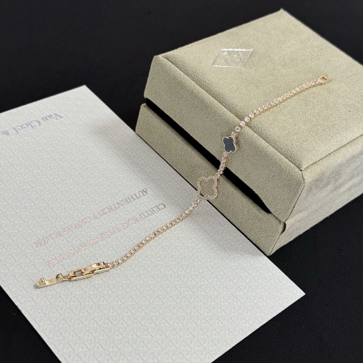 〔精工原版〕VCA四叶草🍀梵克雅宝手链 V金等级 经典之作 官网同款 时尚潮流 采用多层次金属雕刻设计 