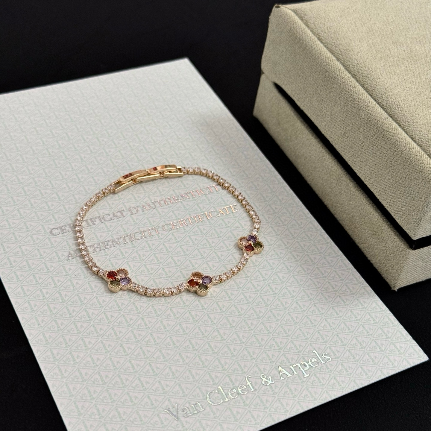 〔精工原版〕VCA四叶草🍀梵克雅宝手链 V金等级 经典之作 官网同款 时尚潮流 采用多层次金属雕刻设计 