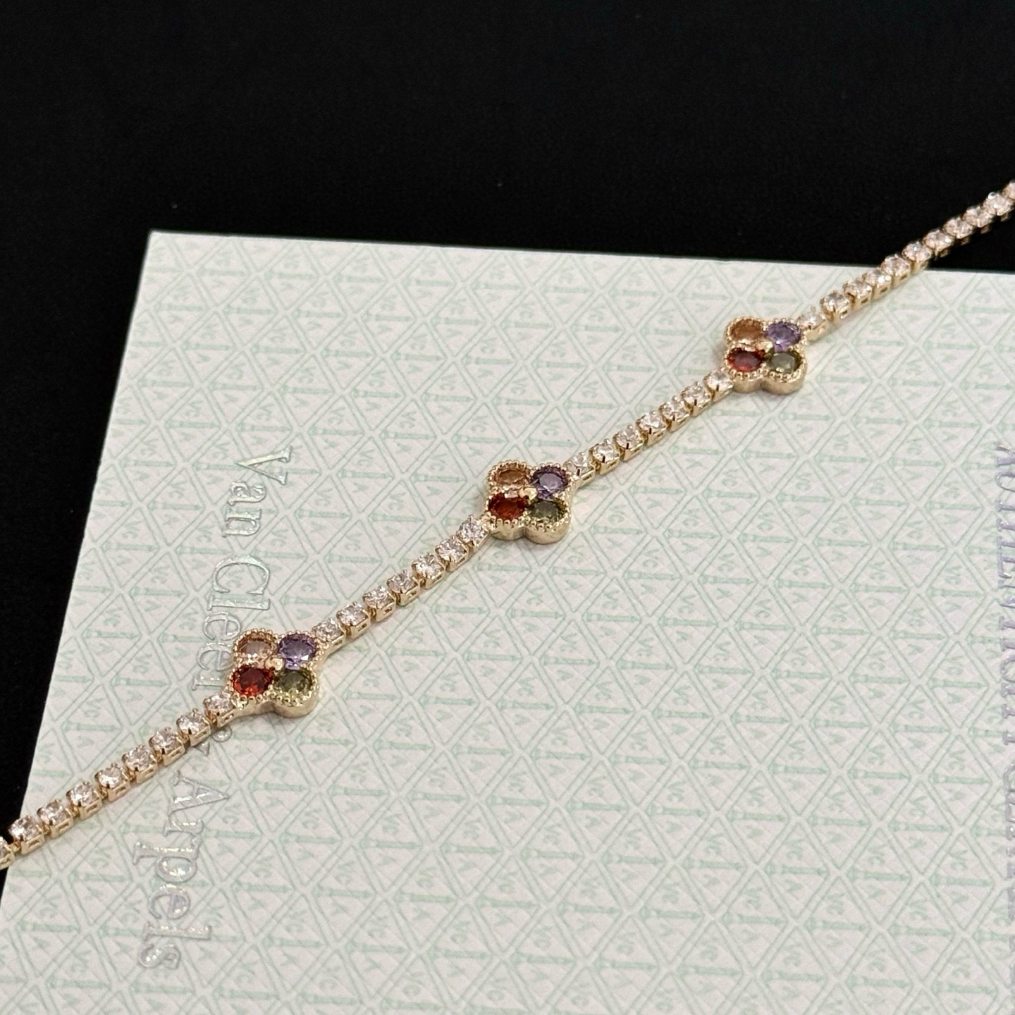 〔精工原版〕VCA四叶草🍀梵克雅宝手链 V金等级 经典之作 官网同款 时尚潮流 采用多层次金属雕刻设计 