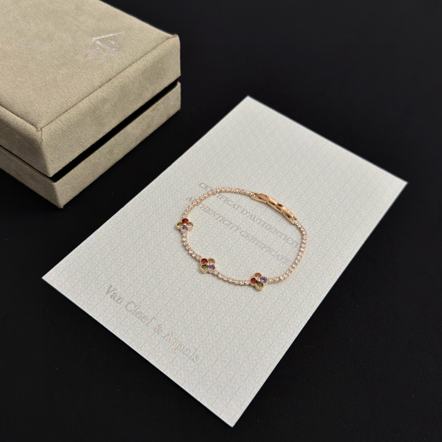 〔精工原版〕VCA四叶草🍀梵克雅宝手链 V金等级 经典之作 官网同款 时尚潮流 采用多层次金属雕刻设计 