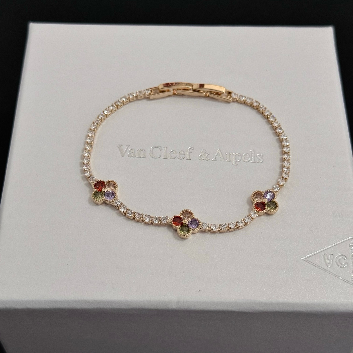 〔精工原版〕VCA四叶草🍀梵克雅宝手链 V金等级 经典之作 官网同款 时尚潮流 采用多层次金属雕刻设计 