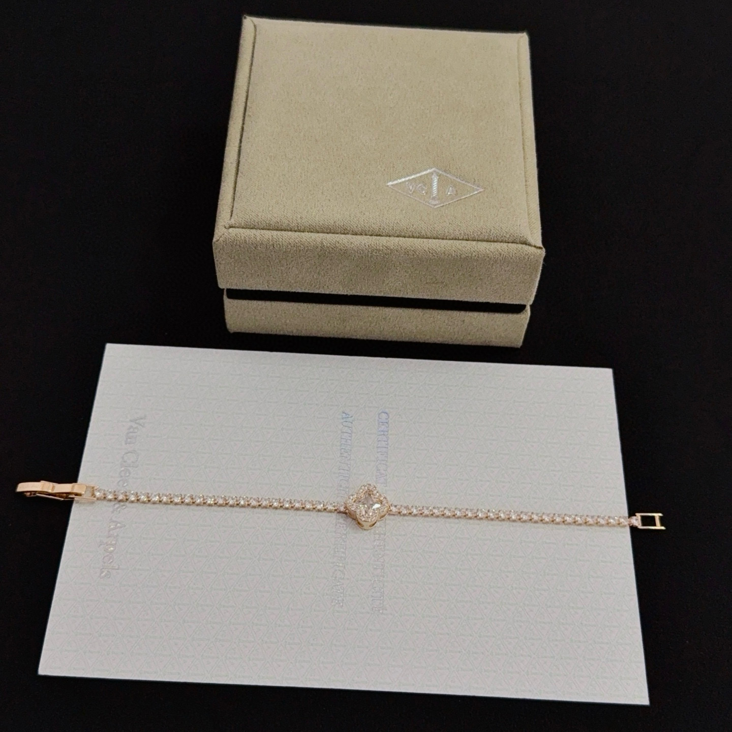 〔精工原版〕VCA四叶草🍀梵克雅宝手链 V金等级 经典之作 官网同款 时尚潮流 采用多层次金属雕刻设计 