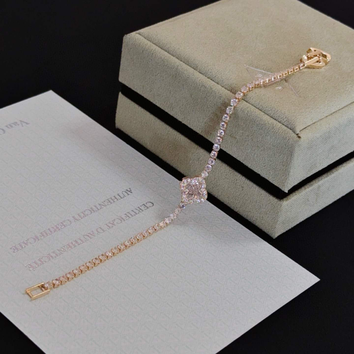 〔精工原版〕VCA四叶草🍀梵克雅宝手链 V金等级 经典之作 官网同款 时尚潮流 采用多层次金属雕刻设计 