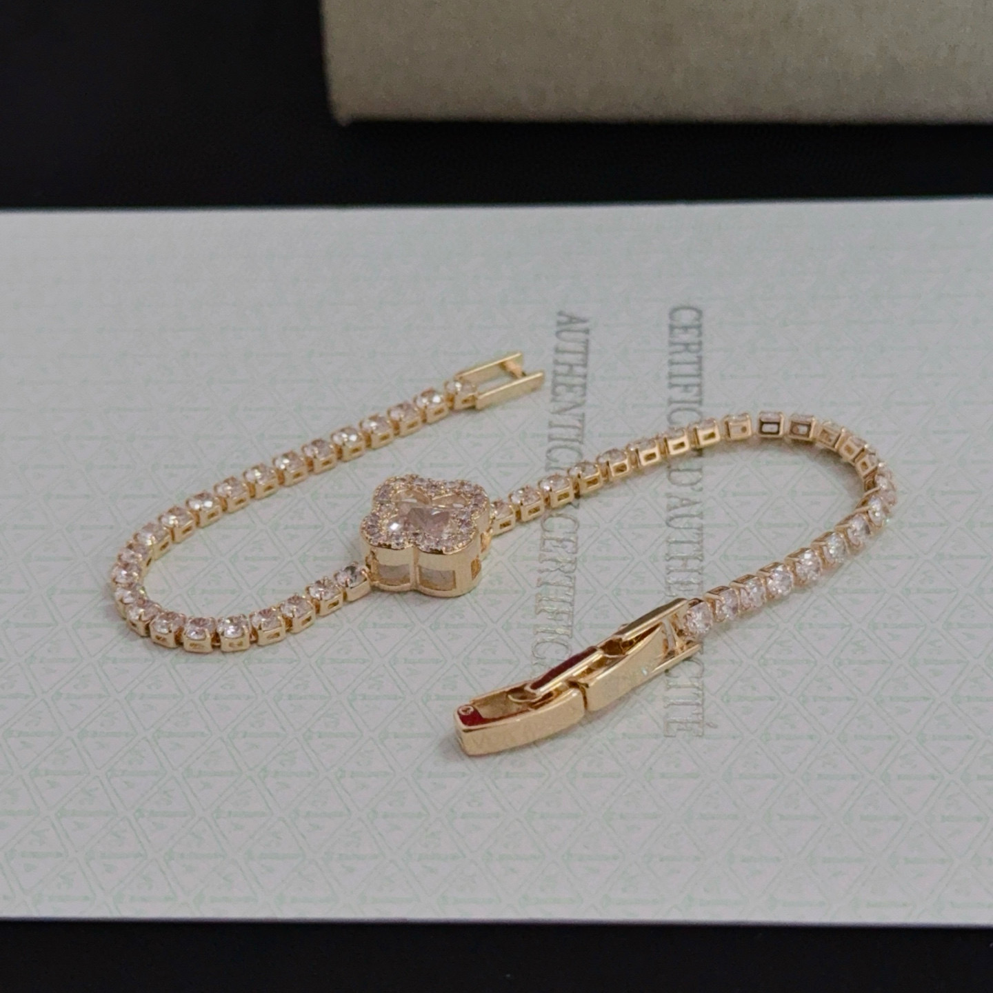 〔精工原版〕VCA四叶草🍀梵克雅宝手链 V金等级 经典之作 官网同款 时尚潮流 采用多层次金属雕刻设计 