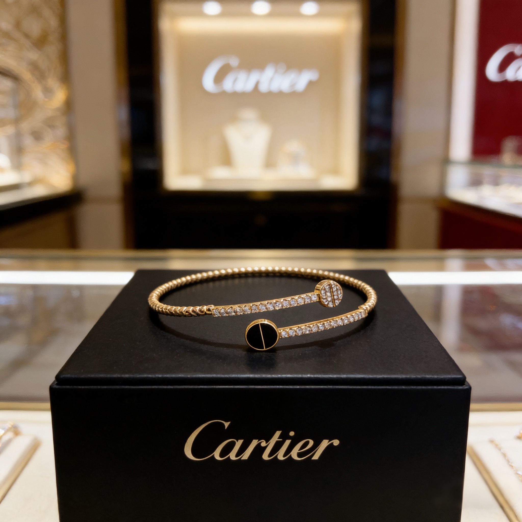 NO:754877,Cartier bracelet, high-end customized version, inlaid with diamond craftsmanship, V gold material, classic and fashionable style, reconstructing the aesthetics of love with sharp lines!  Breaking the rules, the diamond-encrusted design actually achieves the ceiling of high-end sense - no need for flashy accumulation, love should be as pure as ever. Cartier is loved by many celebrities and Internet celebrities. The Leopard series bracelet is absolutely an eternal classic, and it is not limited to men and women, and there is no age limit!  Wear it and you will be the center of attention!  , jewelry boutique, cartier, bracelet19860909卡地亚手镯 高端定制版本 镶嵌钻工艺 V金材质 经典而时尚风格 用凌厉线条重构爱情美学！打破常规,镶嵌钻设计反而成就高级感天花板——无需浮华堆砌,爱本应纯粹如初 卡地亚受众多明星网红的爱戴 豹子系列手镯 绝对是永恒经典 而且男女不限 年龄不限 ！戴上它你就是焦点！,饰品精品,cartier,bracelet,Jewelry