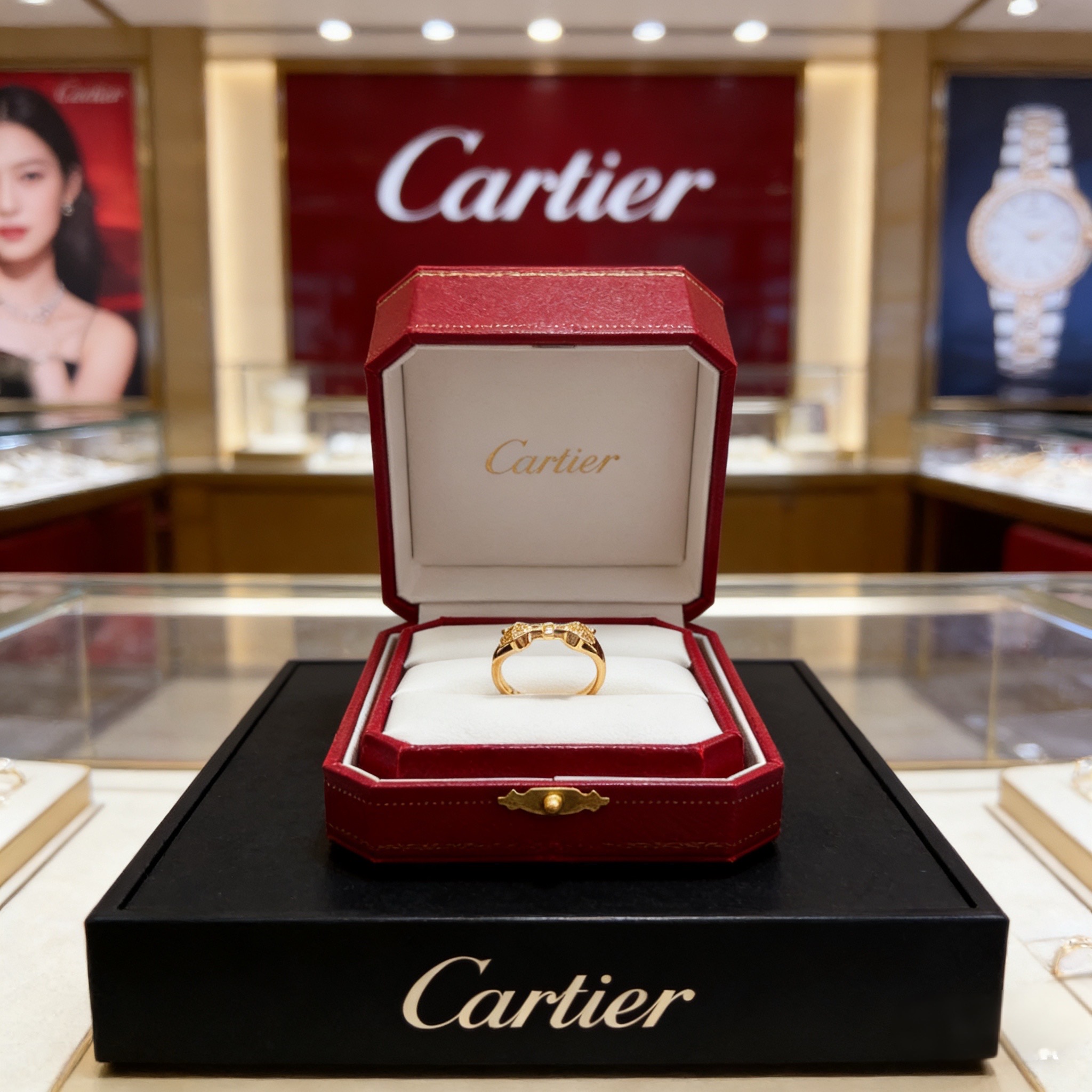 NO:754935,Cartier diamond-set ring, high-end customized version, diamond-set technology, V gold material, classic and fashionable style, using sharp lines to reconstruct the aesthetics of love!  Breaking the rules, the diamond-encrusted design actually achieves the ceiling of high-end sense - no need for flashy accumulation, love should be as pure as ever. Cartier is loved by many celebrities and Internet celebrities. The Leopard series bracelet is absolutely an eternal classic, and it is not limited to men and women, and there is no age limit!  Wear it and you will be the center of attention!  , jewelry boutique, cartier, ring, bracelet19860909卡地亚镶钻戒指 高端定制版本 镶嵌钻工艺 V金材质 经典而时尚风格 用凌厉线条重构爱情美学！打破常规,镶嵌钻设计反而成就高级感天花板——无需浮华堆砌,爱本应纯粹如初 卡地亚受众多明星网红的爱戴 豹子系列手镯 绝对是永恒经典 而且男女不限 年龄不限 ！戴上它你就是焦点！,饰品精品,cartier,ring,bracelet,Jewelry