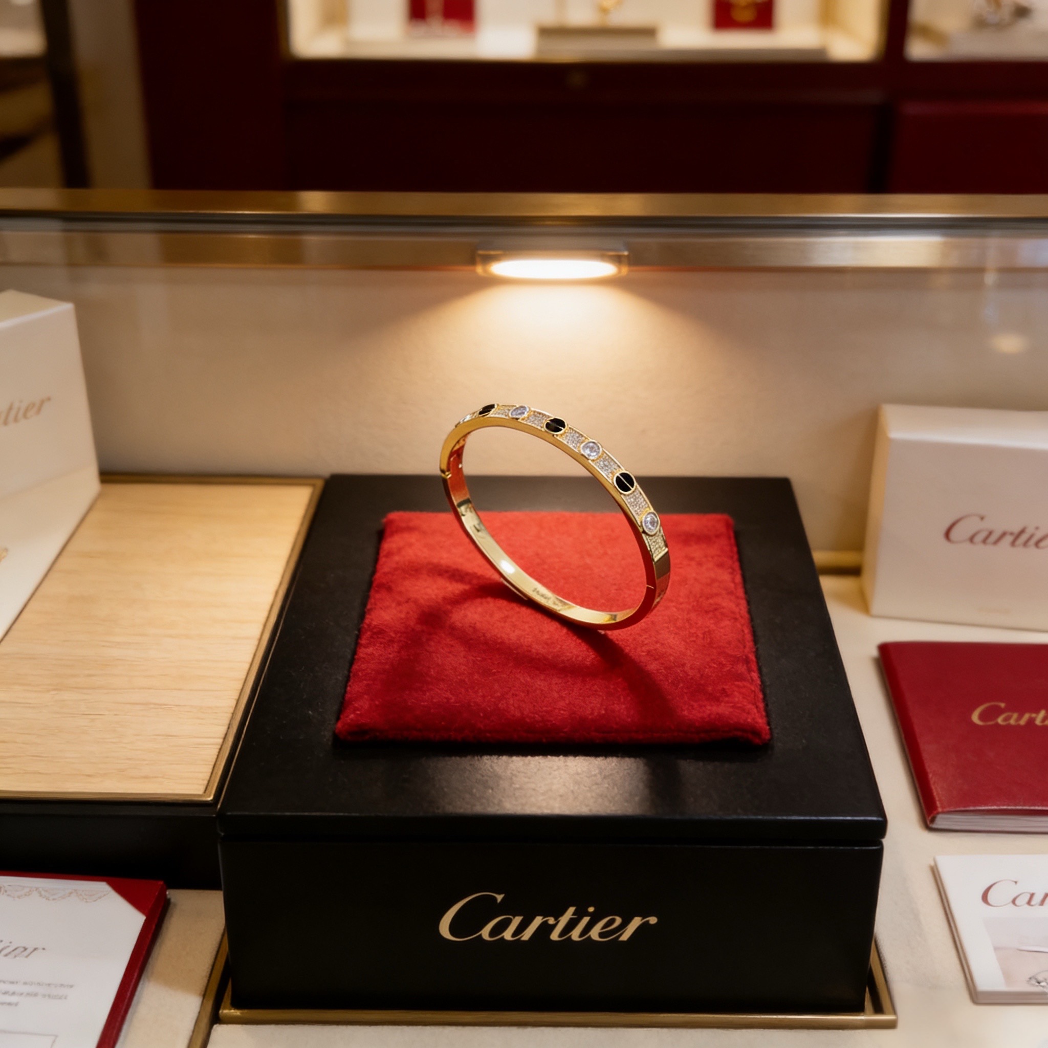 NO:754949,Cartier diamond-encrusted bracelet, high-end customized version, diamond-encrusted craftsmanship, V gold material, classic and fashionable style, reconstruct the aesthetics of love with sharp lines!  Breaking the rules, the diamond-encrusted design actually achieves the ceiling of high-end sense - no need for flashy accumulation, love should be as pure as ever. Cartier is loved by many celebrities and Internet celebrities. The Leopard series bracelet is absolutely an eternal classic, and it is not limited to men and women, and there is no age limit!  Wear it and you will be the center of attention!  , jewelry boutique, cartier, bracelet19860909卡地亚镶钻手镯 高端定制版本 镶嵌钻工艺 V金材质 经典而时尚风格 用凌厉线条重构爱情美学！打破常规,镶嵌钻设计反而成就高级感天花板——无需浮华堆砌,爱本应纯粹如初 卡地亚受众多明星网红的爱戴 豹子系列手镯 绝对是永恒经典 而且男女不限 年龄不限 ！戴上它你就是焦点！,饰品精品,cartier,bracelet,Jewelry