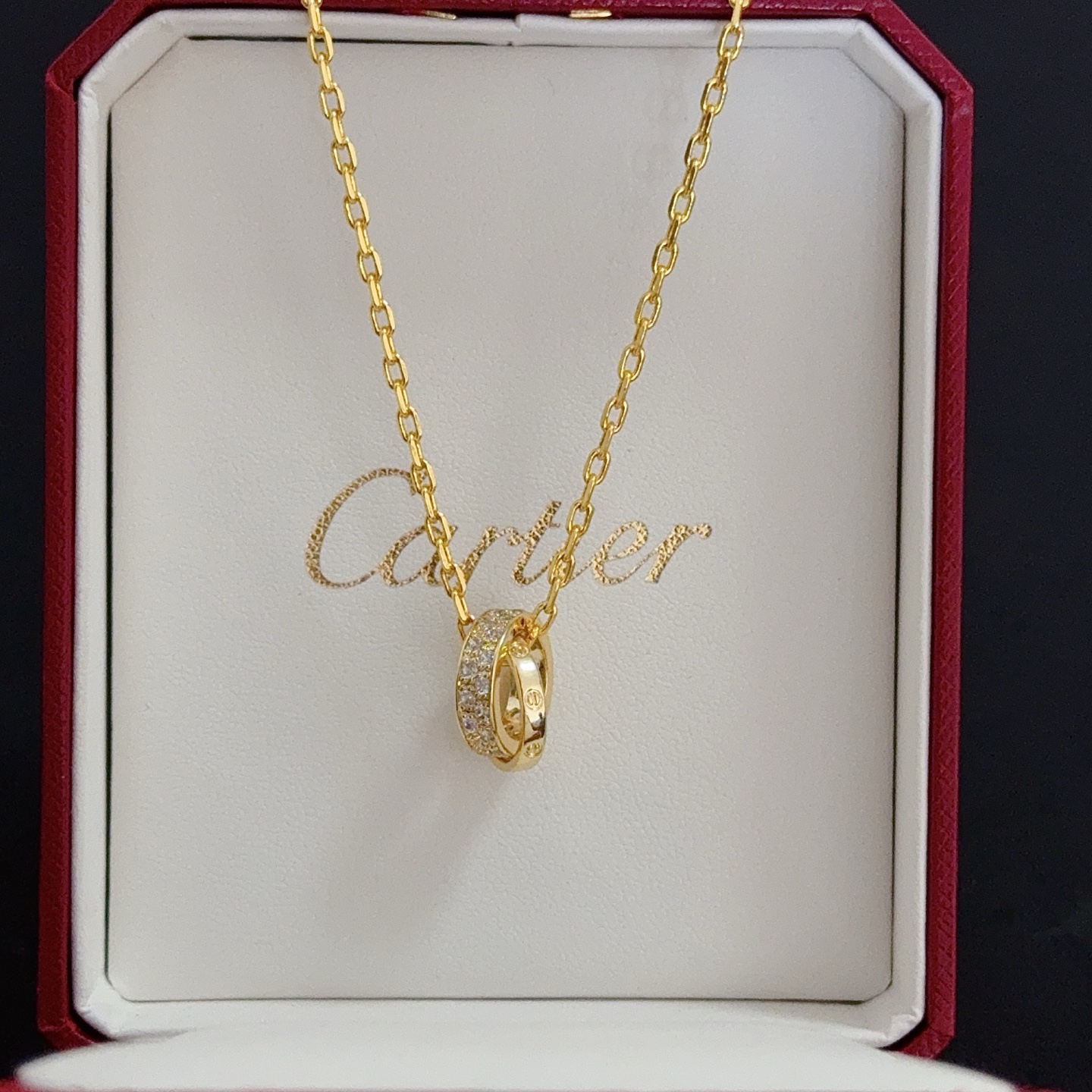 Cartier 卡地亚镶钻项链 高端定制版本 镶嵌钻工艺 V金材质 而 风格 用凌厉线条重构爱情美学 打破常规