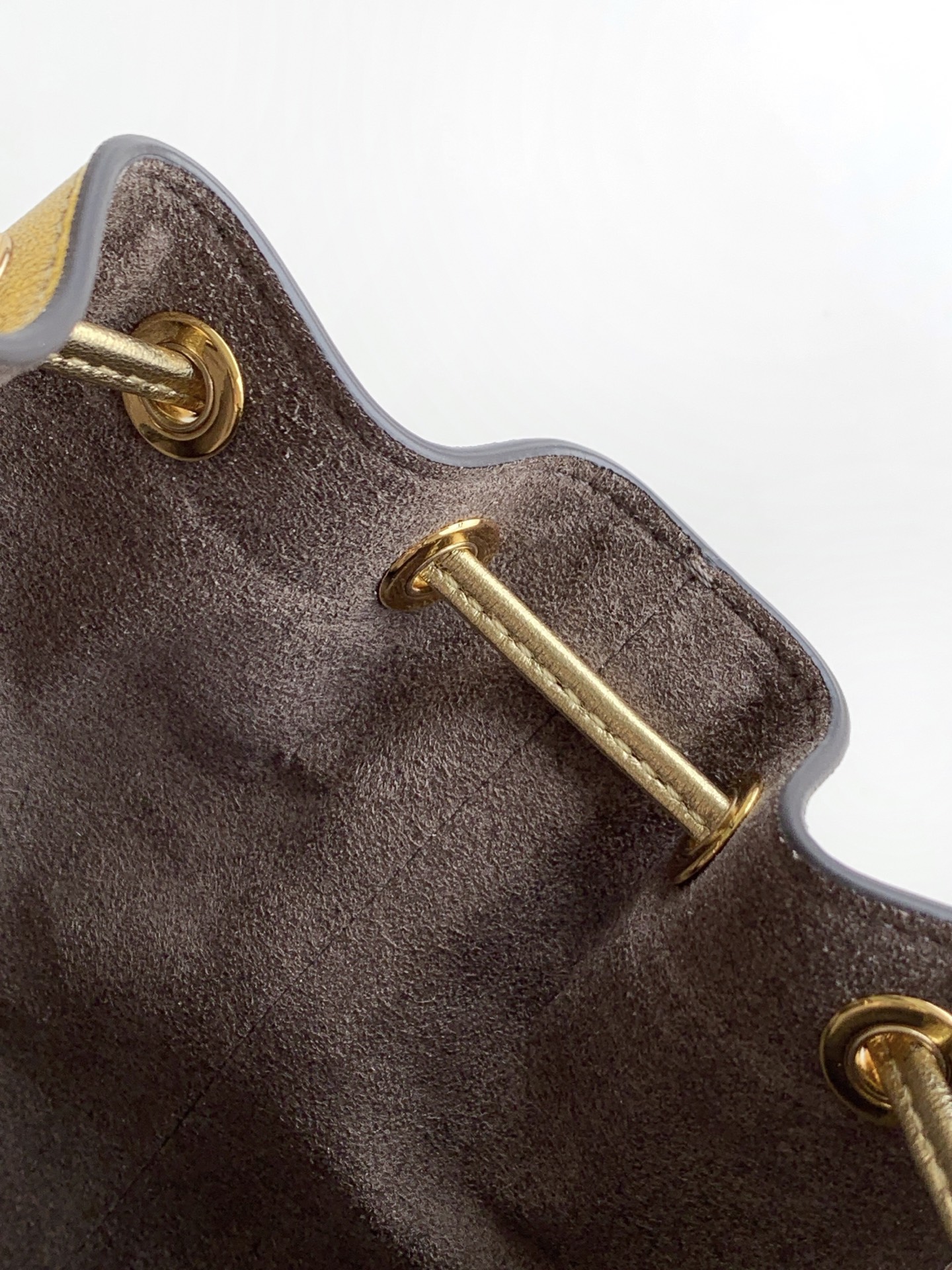 fendi mon tresor crystal mini bucket bag