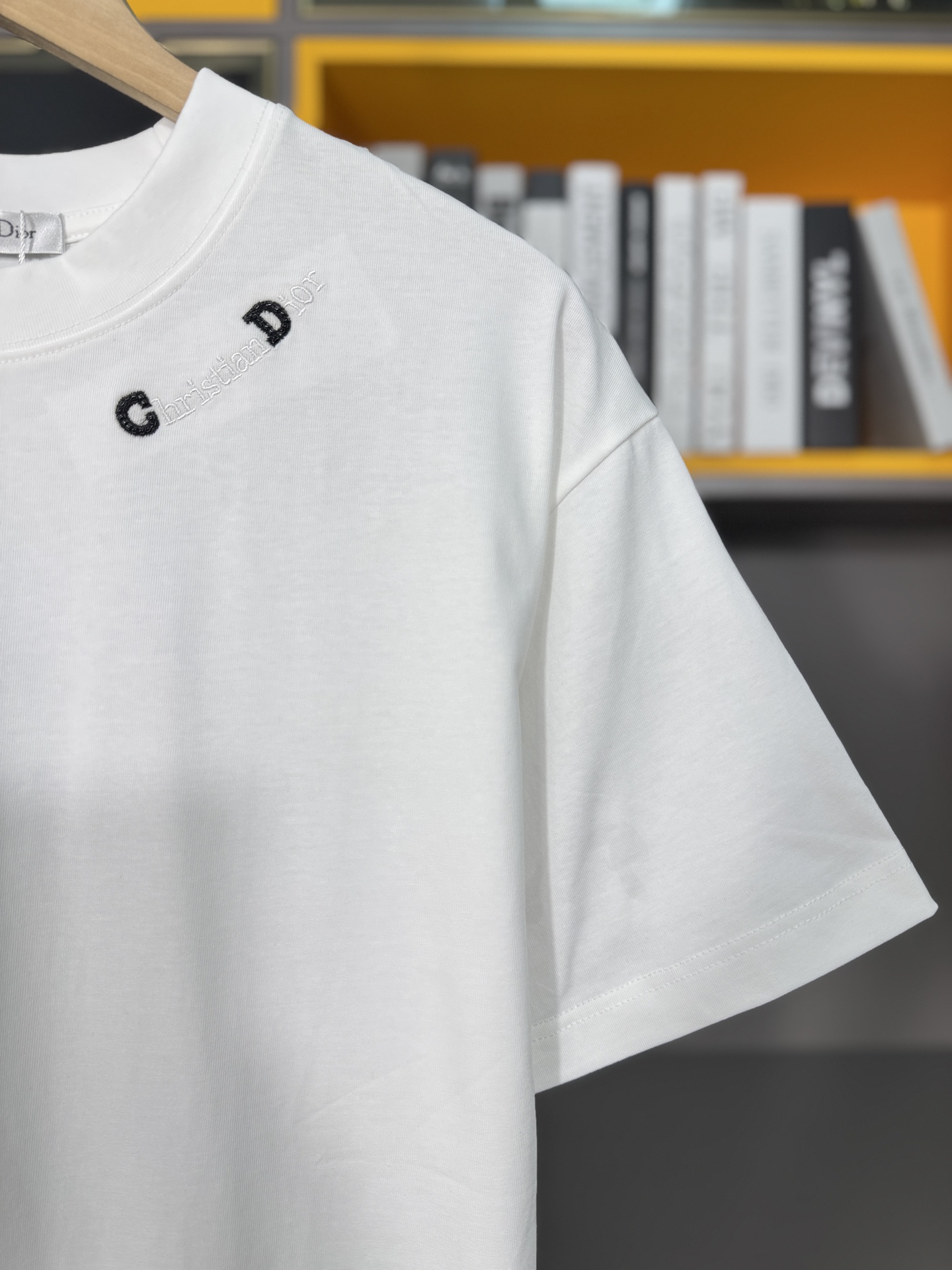 百灵达  短袖T恤服装 5