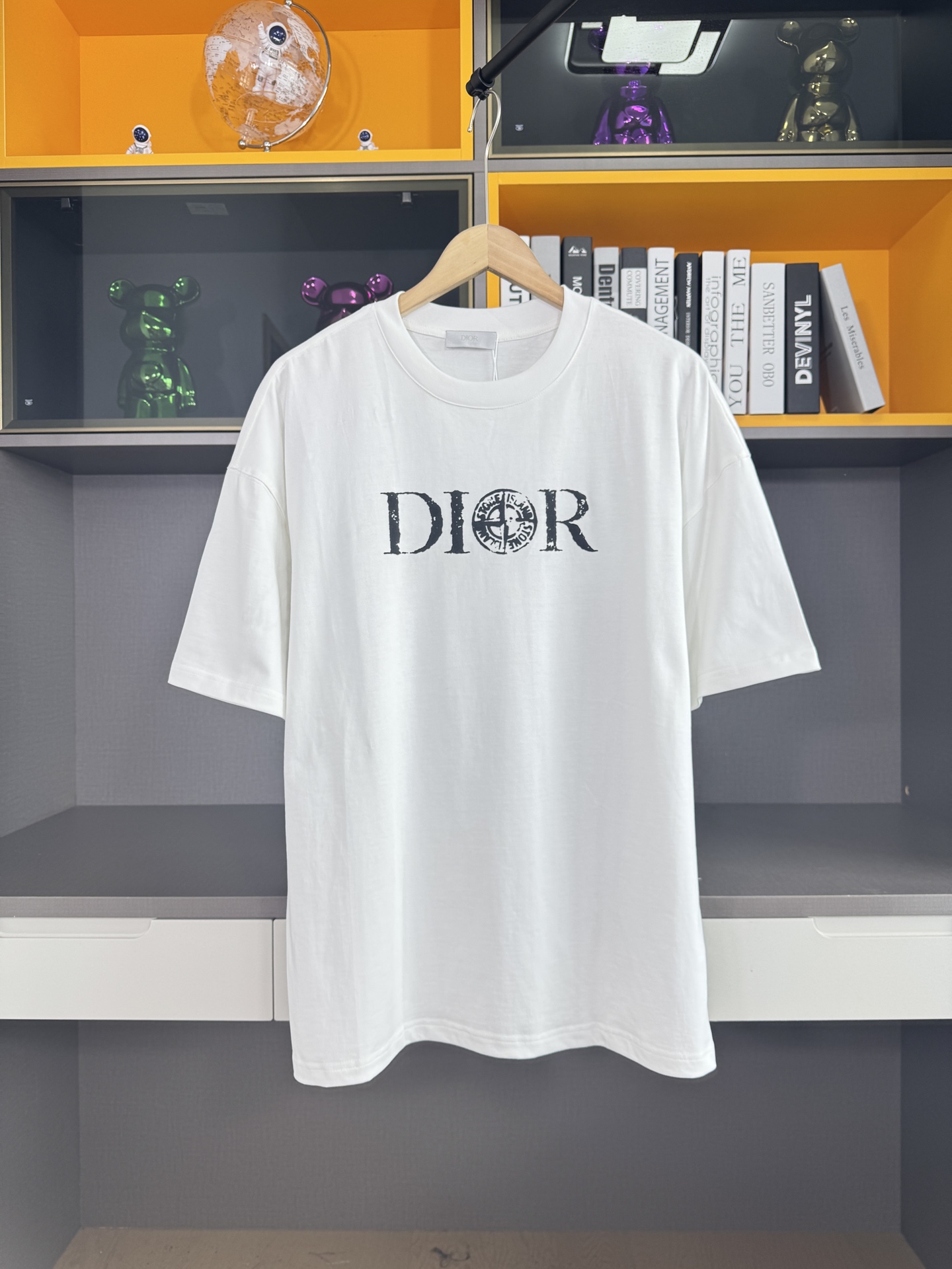 x 联名 25ss 斑驳字母logo印花短袖T恤
原版面料 数码直喷印...