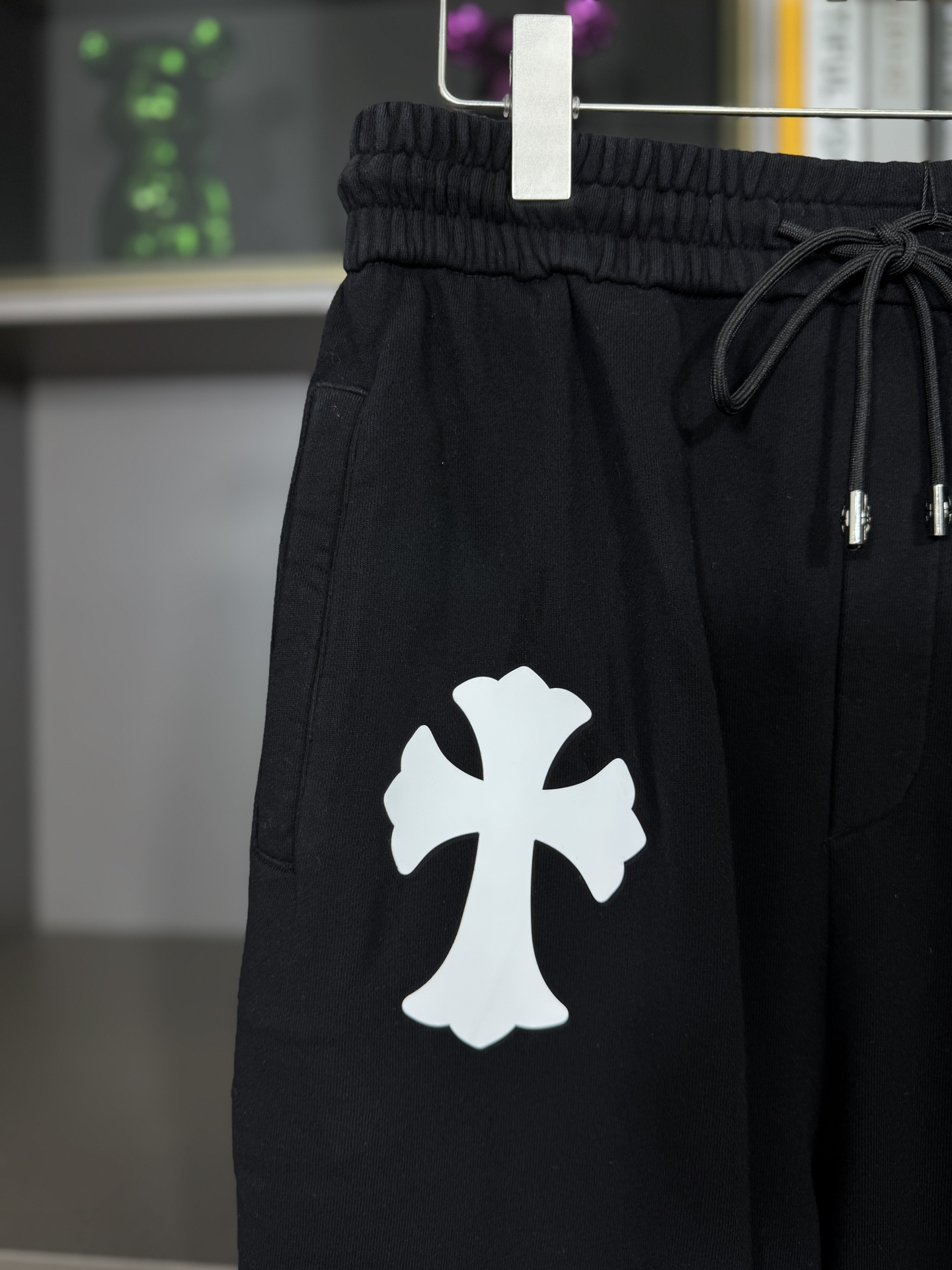Chrome Hearts Pantalones Cortos Estampados con Cruz para Hombre 6 i1750356394018 9508 0 4