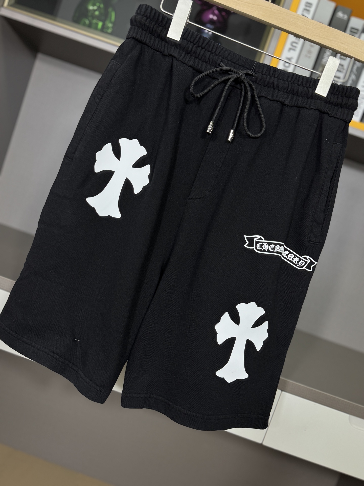 Chrome Hearts Pantalones Cortos Estampados con Cruz para Hombre 3 i1750356394091 314 0 1