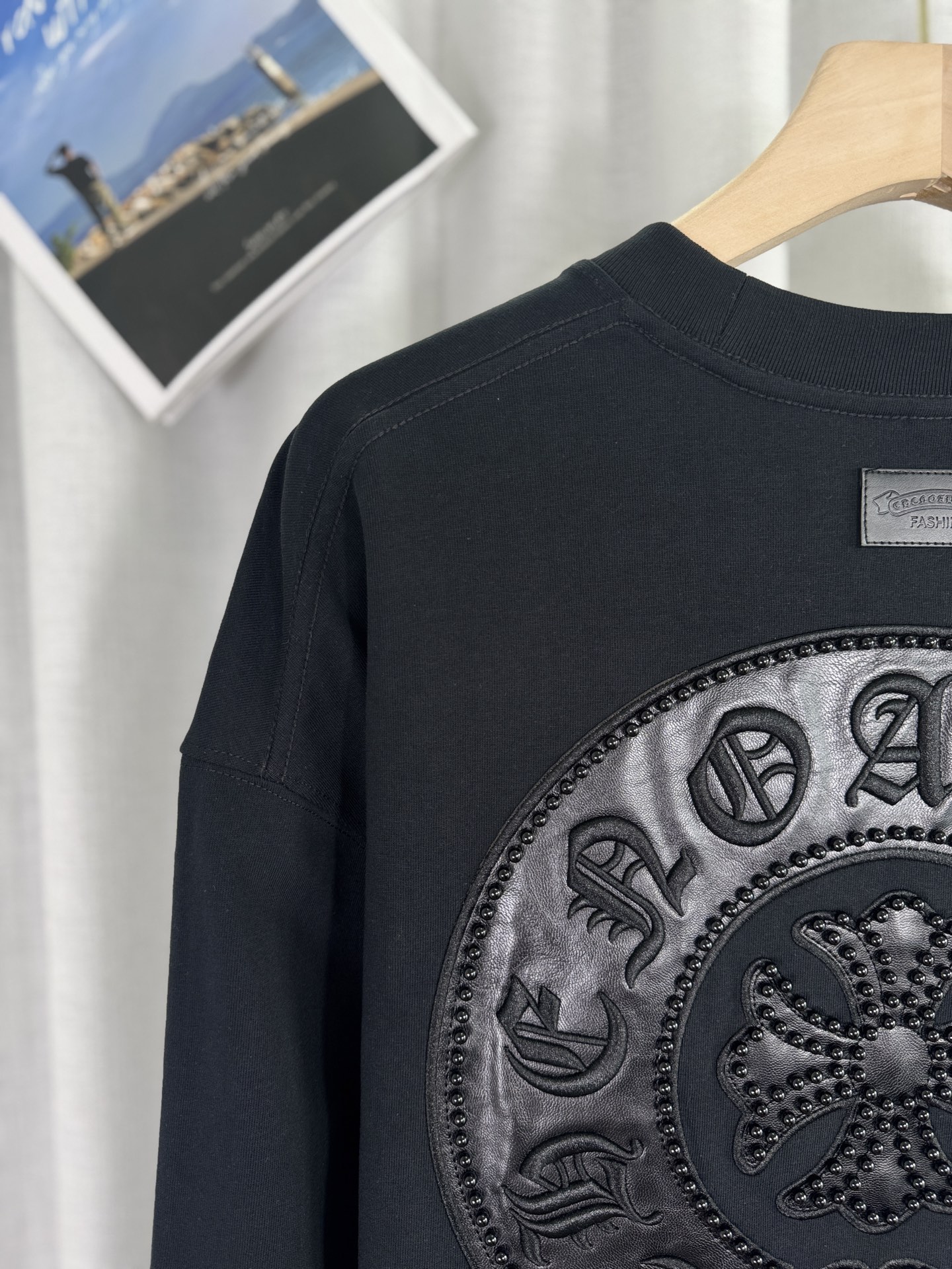 Chrome Hearts Camiseta de Manga Larga con Diseño de Brújula de Perlas 13 i1755320450052 2388 0 11