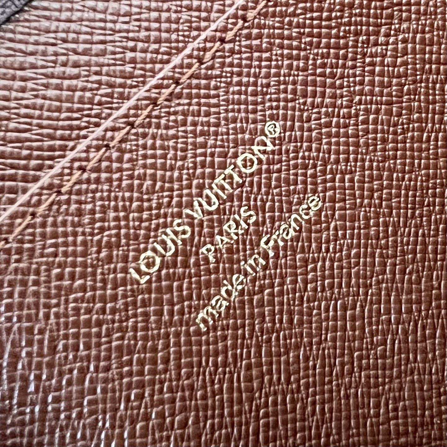  芯片版M13560中袋 Pochette Clés 中号钥匙零钱包为诞生于 1984 年的经典系列再添