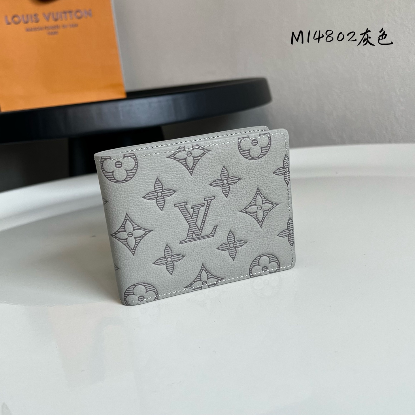 芯片版💕M14802灰色 头层牛皮制作！本款 Multiple 钱夹选用柔滑牛皮革，size：11.5x