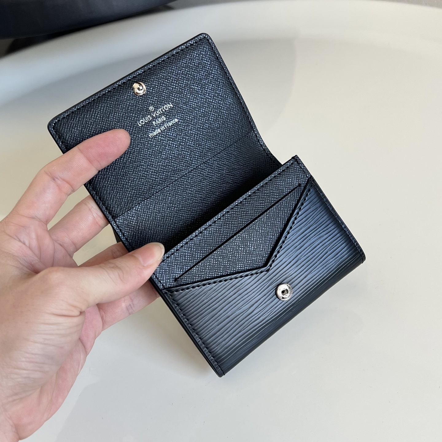 芯片版💕 M63801水波纹!ENVELOPPE CARTE DE VISITE 名片夹、采用Damie